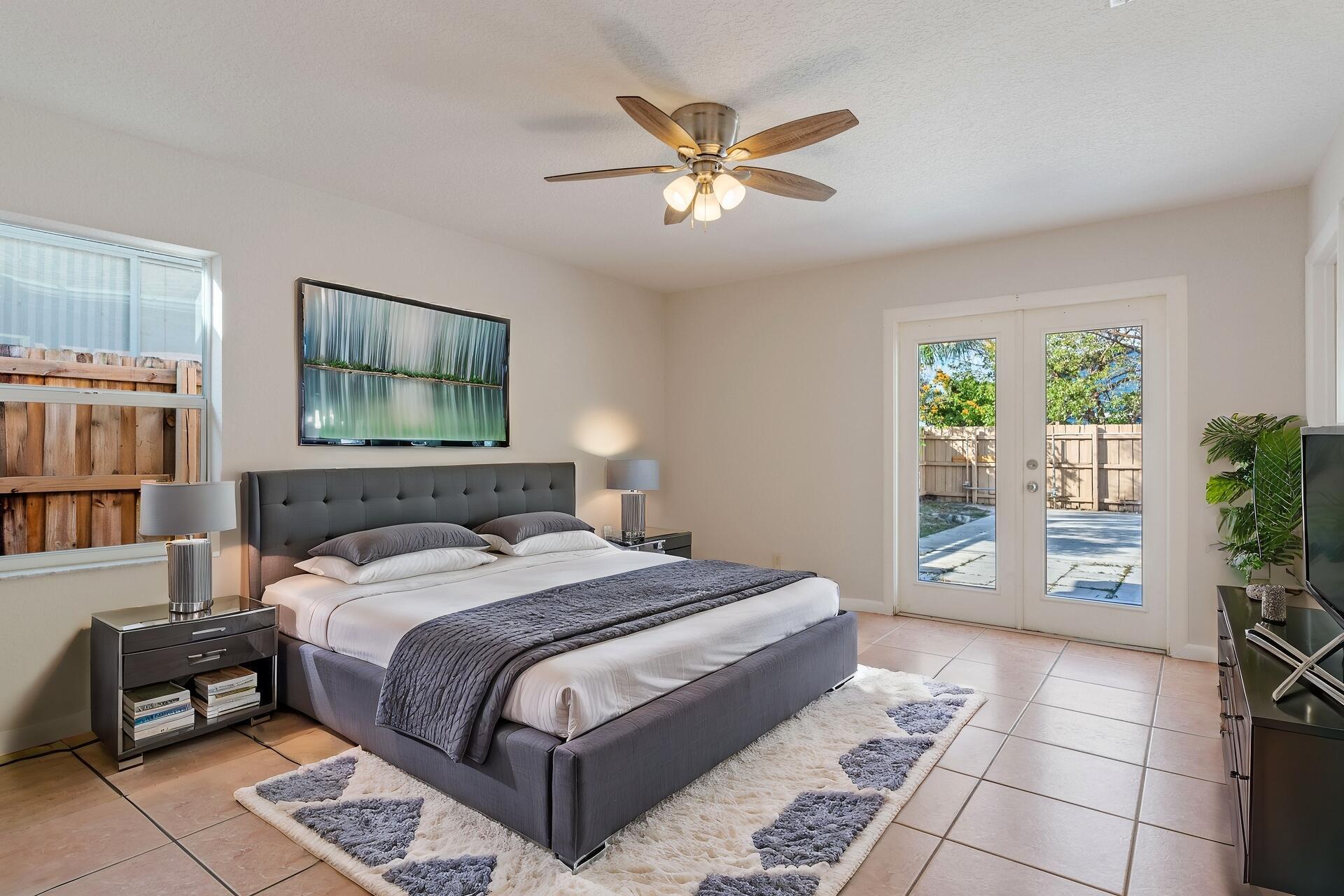 LAKE WORTH TOWN OF - Residential Lease