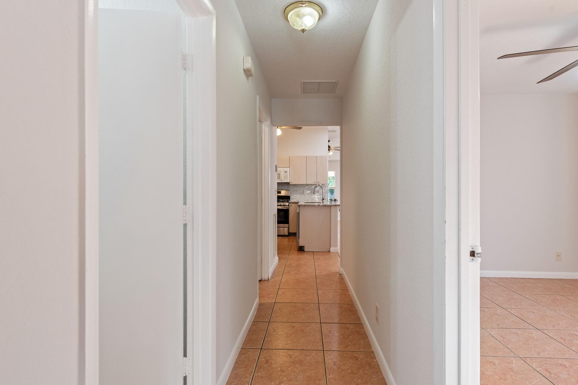 LAKE WORTH TOWN OF - Residential Lease