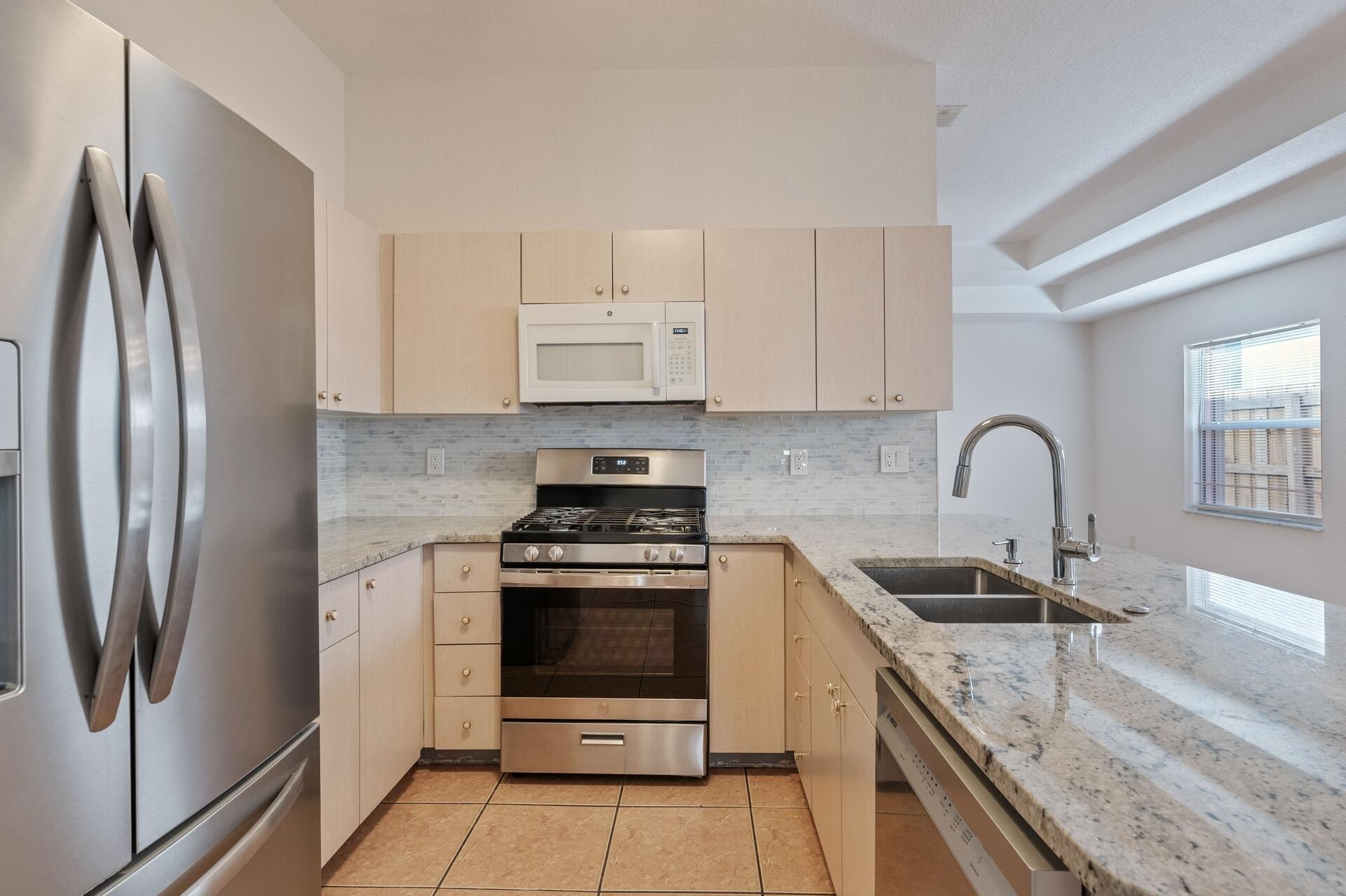 LAKE WORTH TOWN OF - Residential Lease