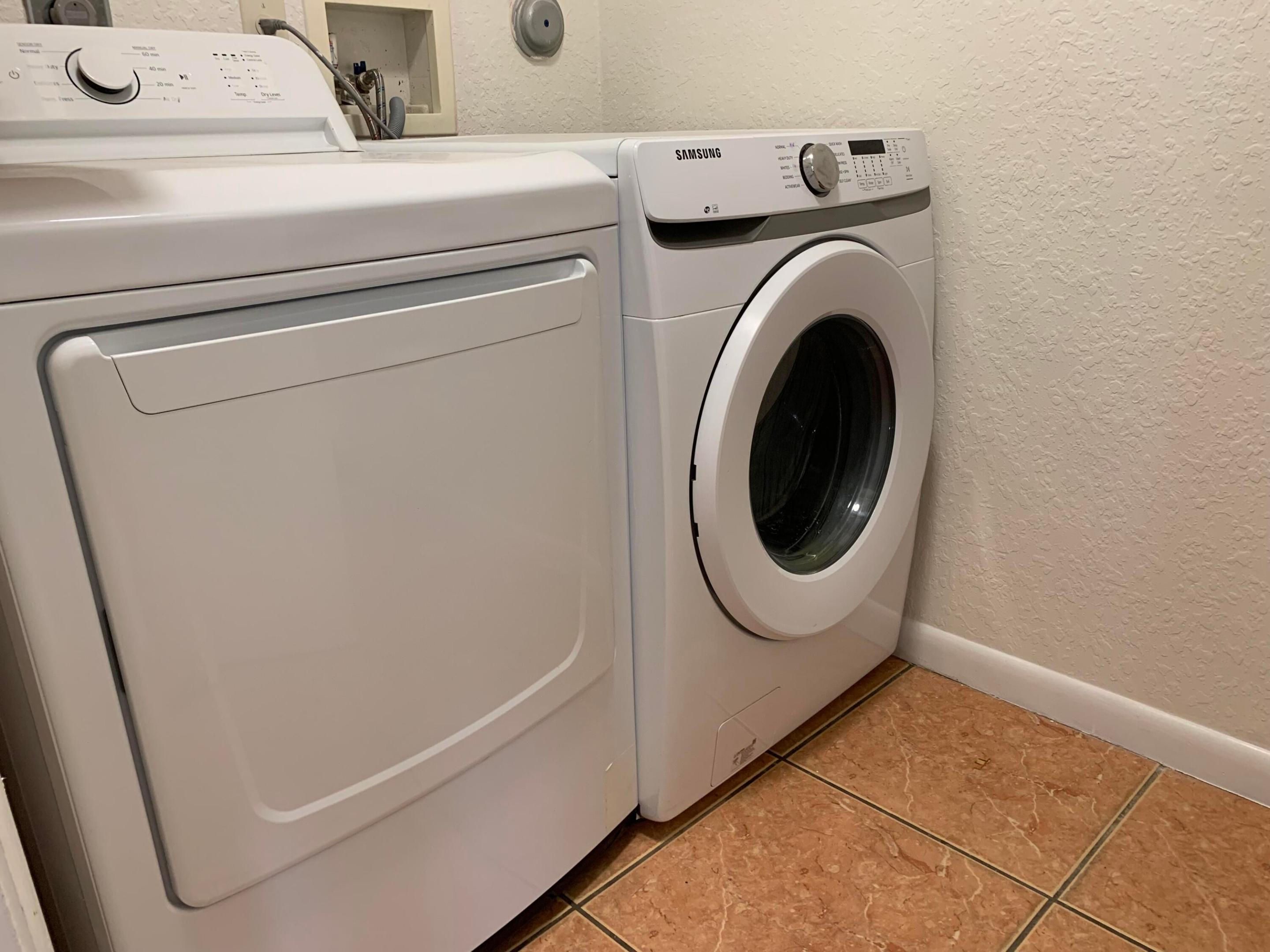 LAKE WORTH TOWN OF - Residential Lease
