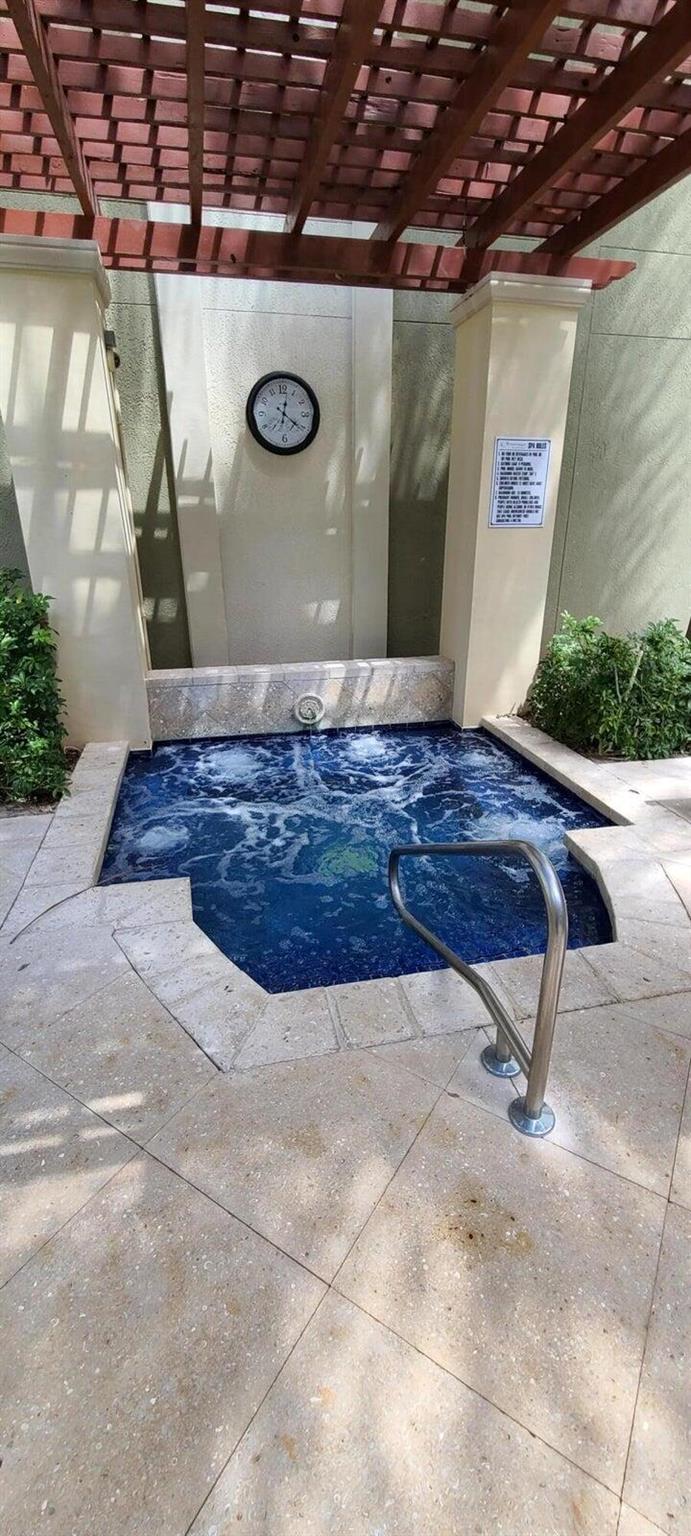 MOORINGS AT LANTANA CONDO - Residential