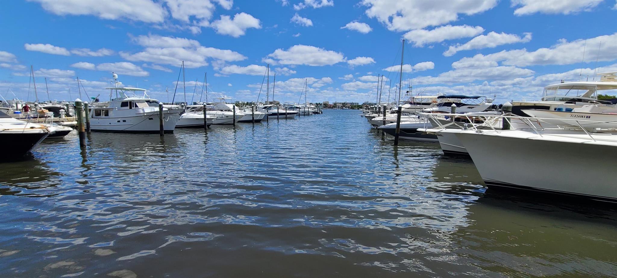 MOORINGS AT LANTANA CONDO - Residential