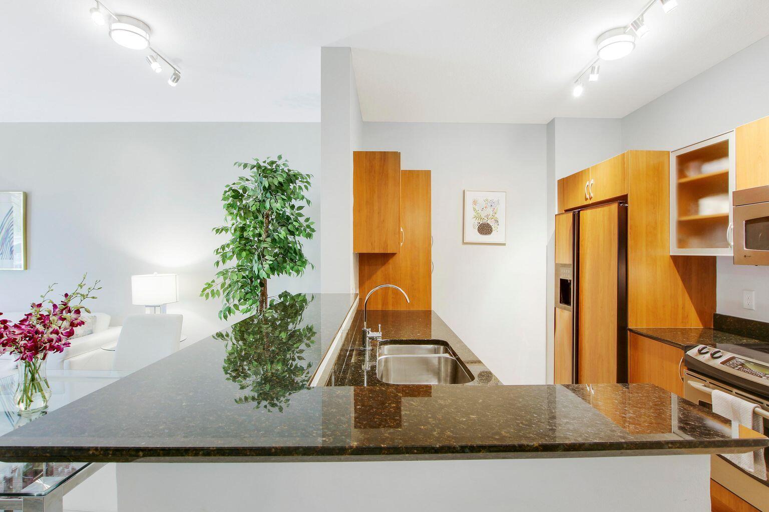 MOORINGS AT LANTANA CONDO - Residential