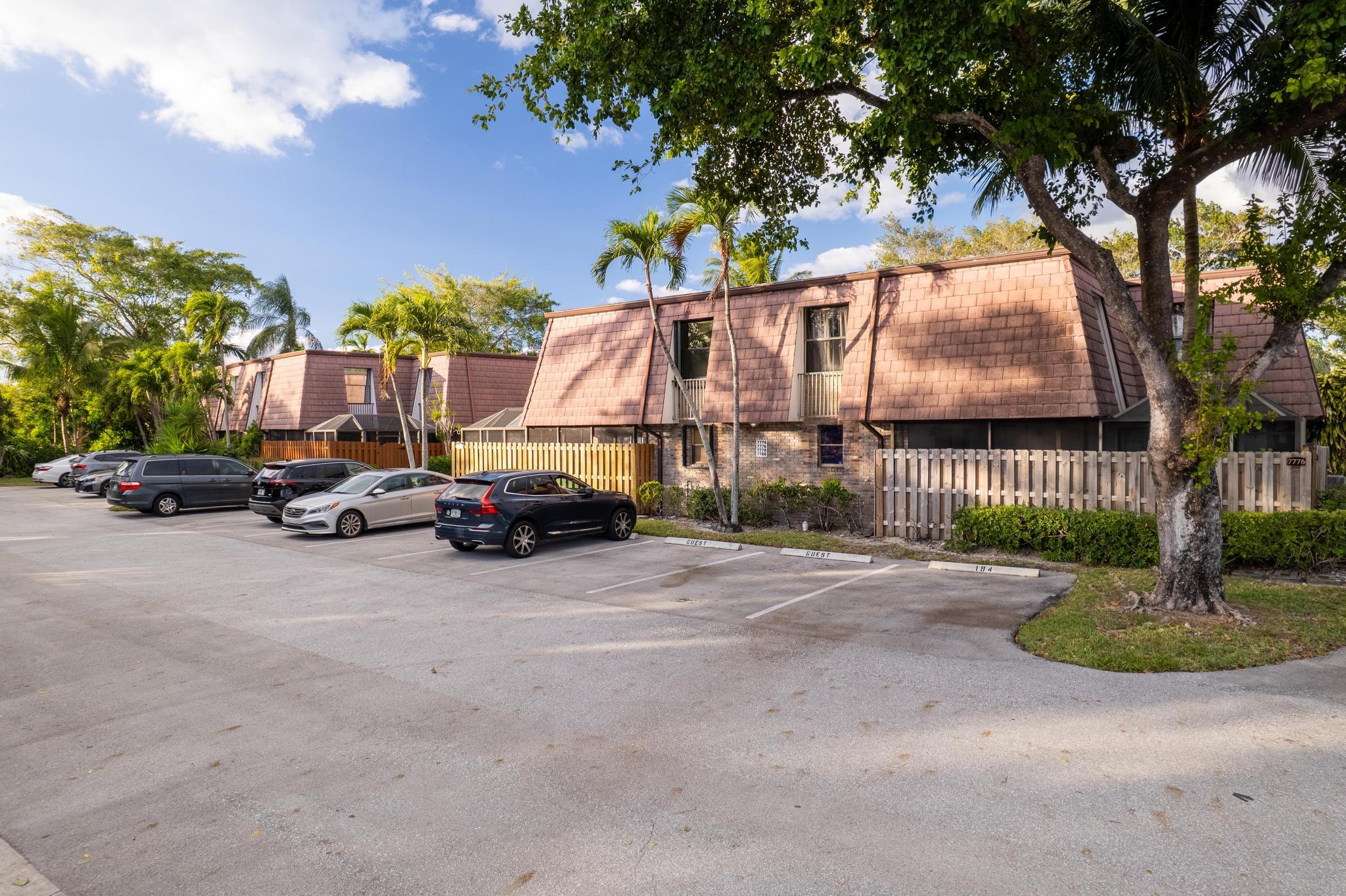 COURTYARDS AT BOCA II - Residential Lease