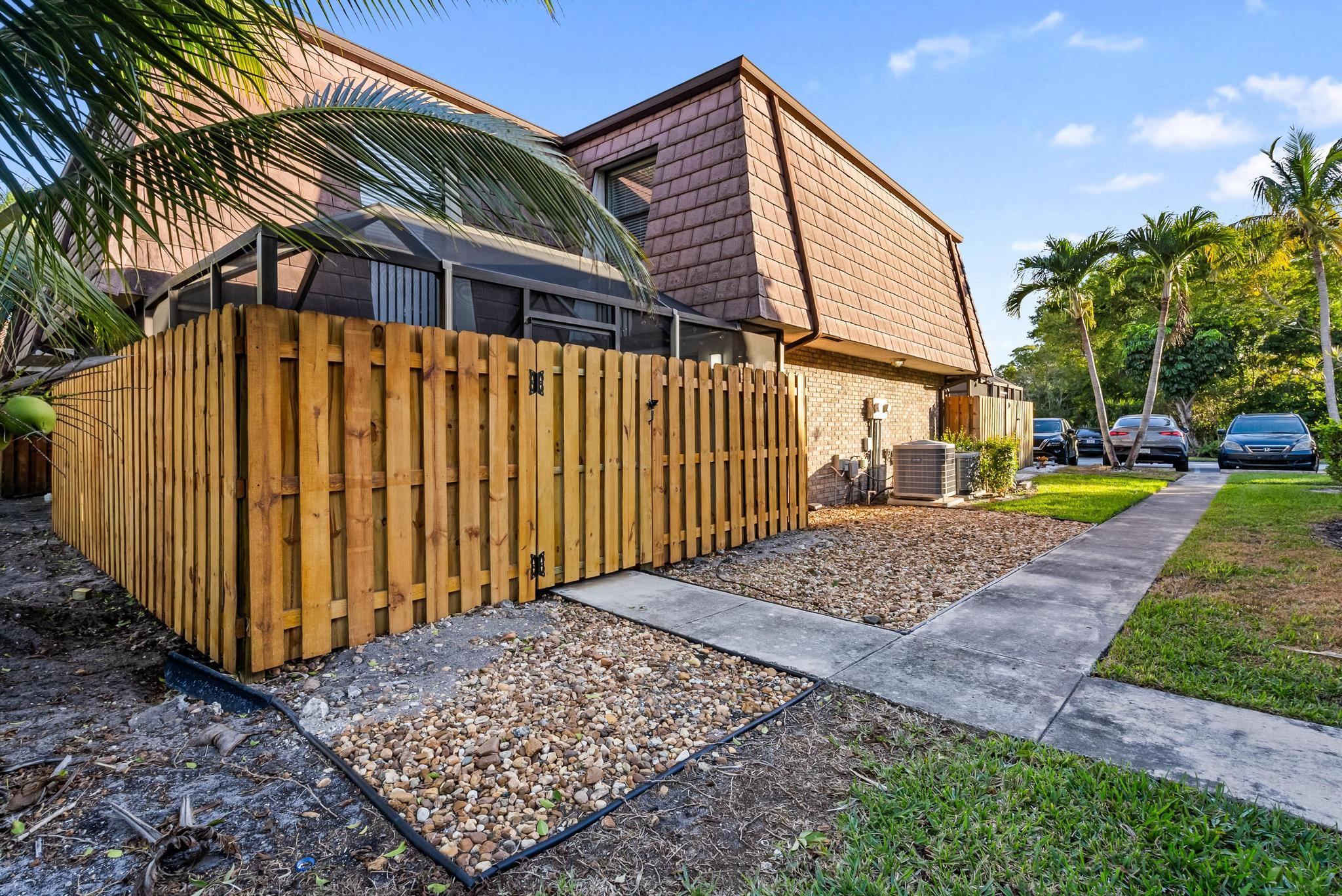 COURTYARDS AT BOCA II - Residential Lease