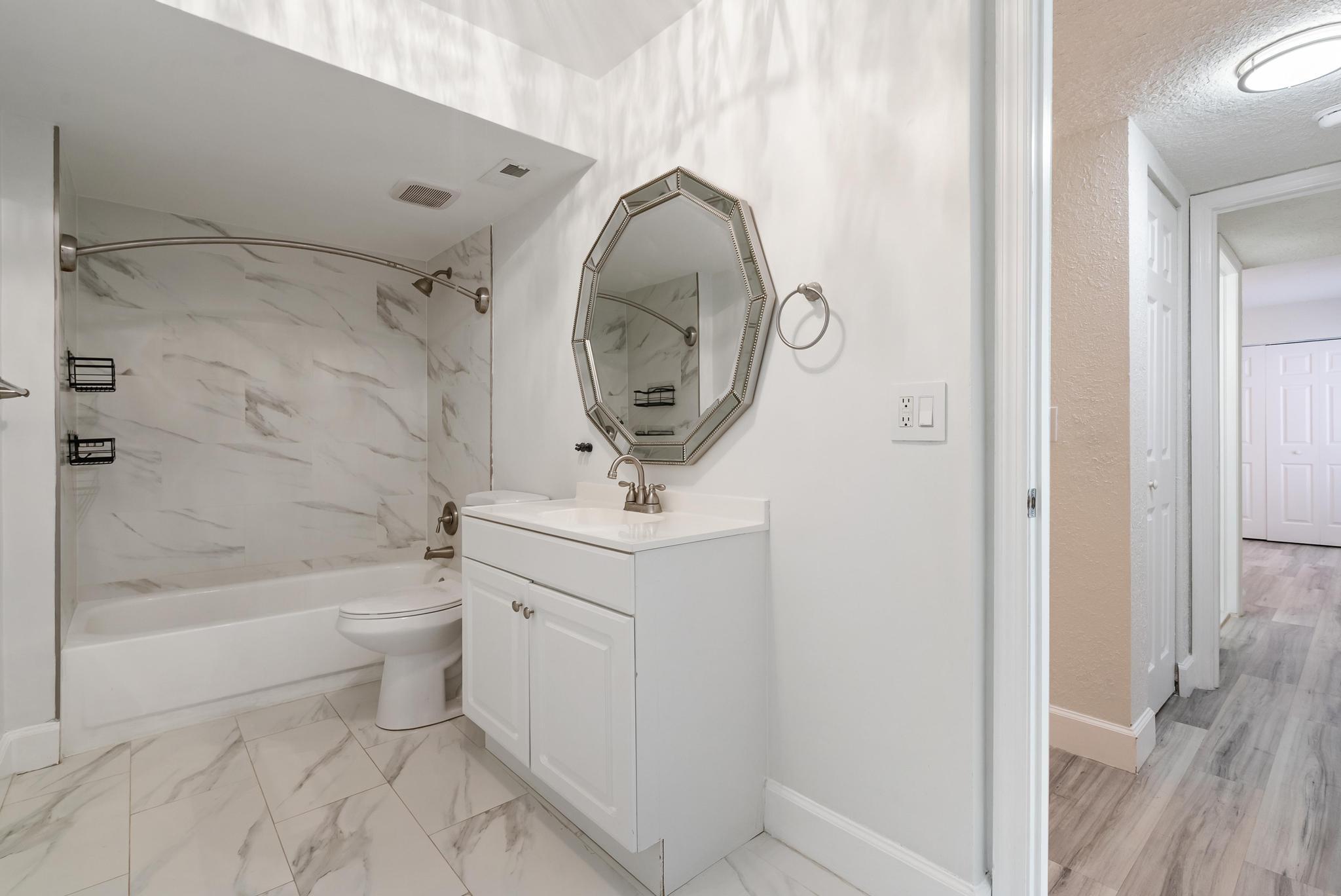 COURTYARDS AT BOCA II - Residential Lease
