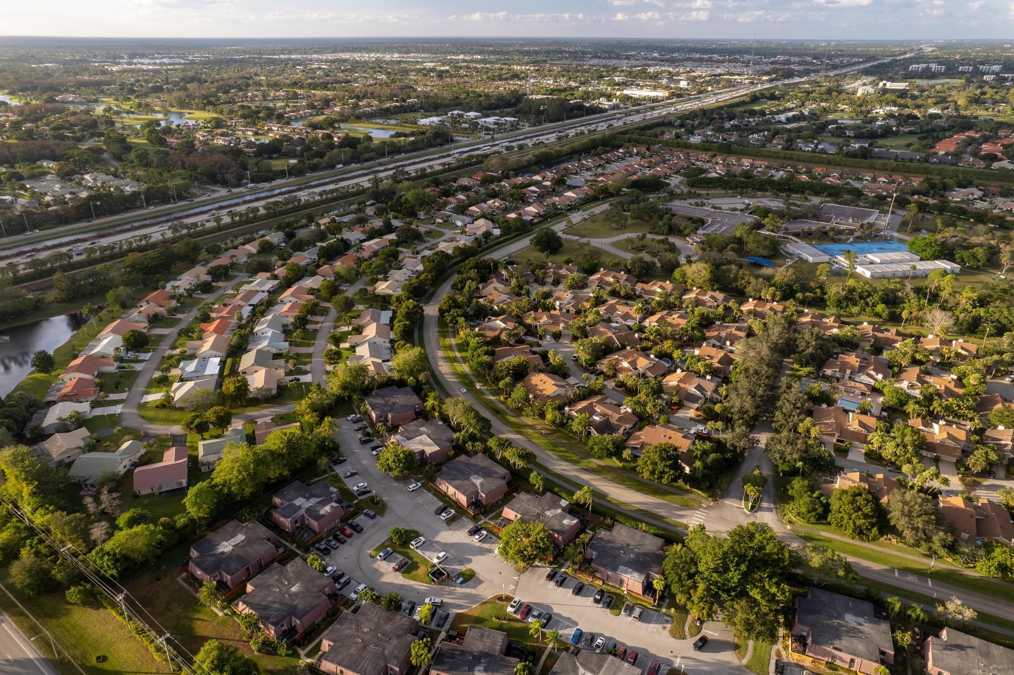 COURTYARDS AT BOCA II - Residential Lease