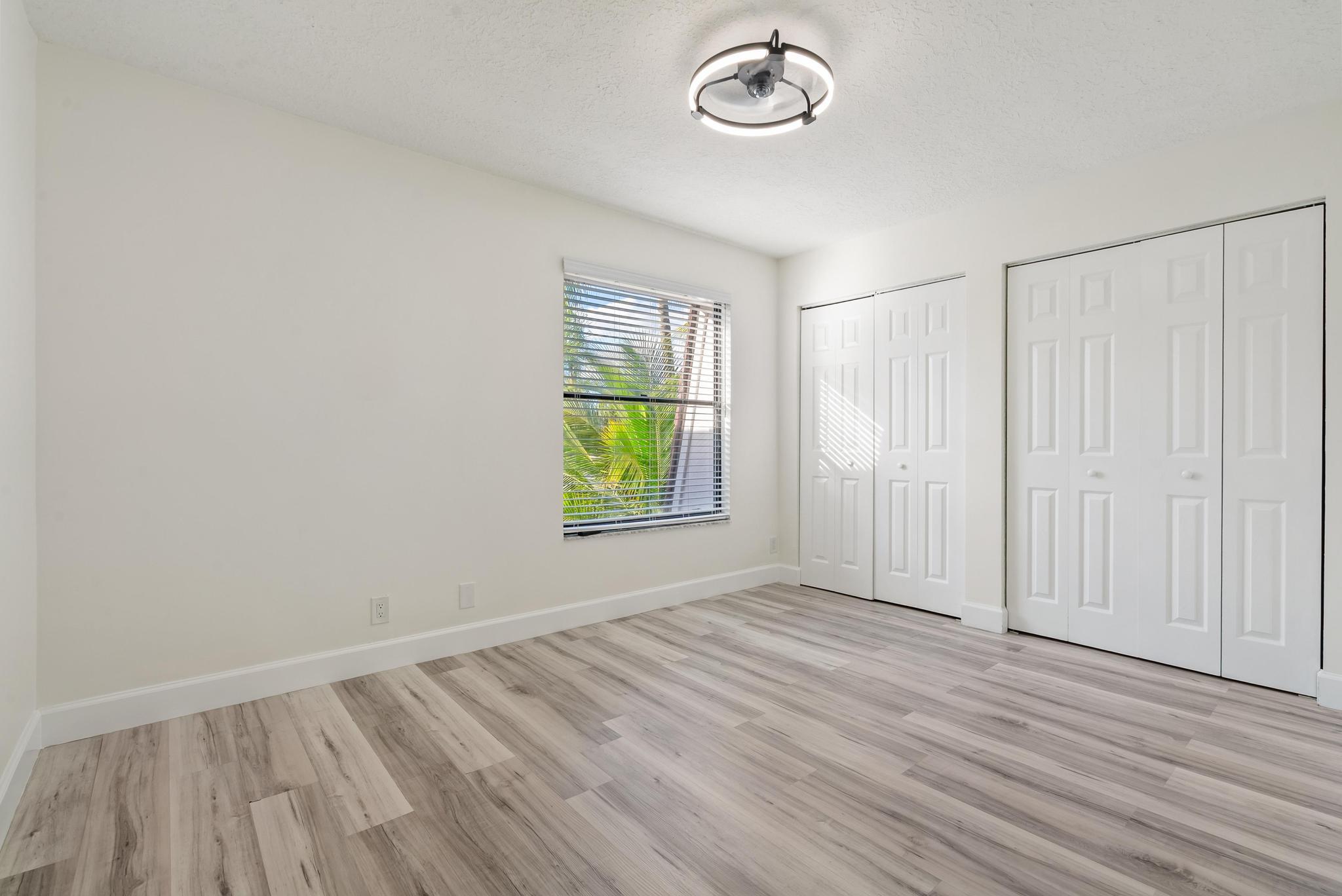 COURTYARDS AT BOCA II - Residential Lease