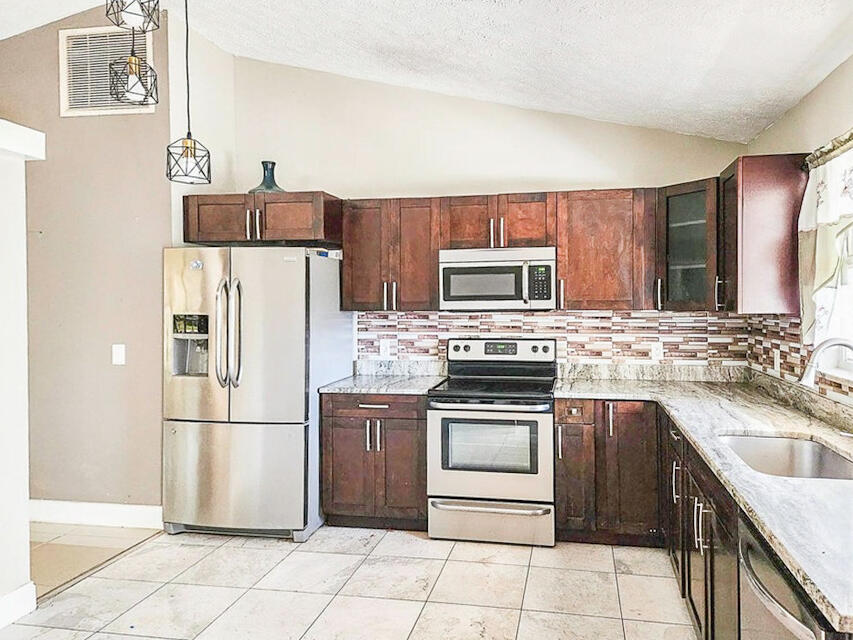 PORT ST LUCIE SECTION 24 - Residential