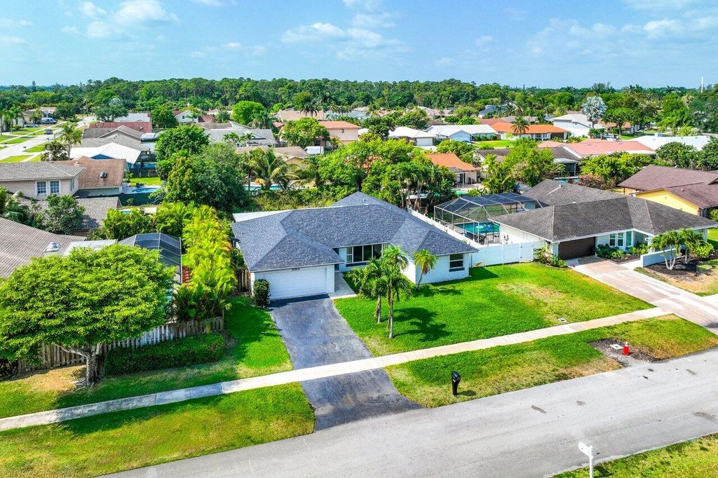 Photo of 11312 Chipmunk Drive, Boca Raton, FL 33428 (MLS # R10989606)