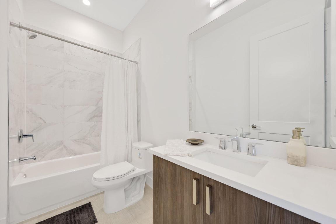 DELRAY 7 TOWNHOMES - Residential Lease