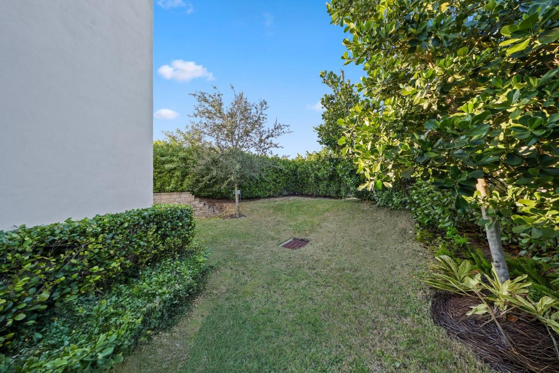 DELRAY 7 TOWNHOMES - Residential Lease