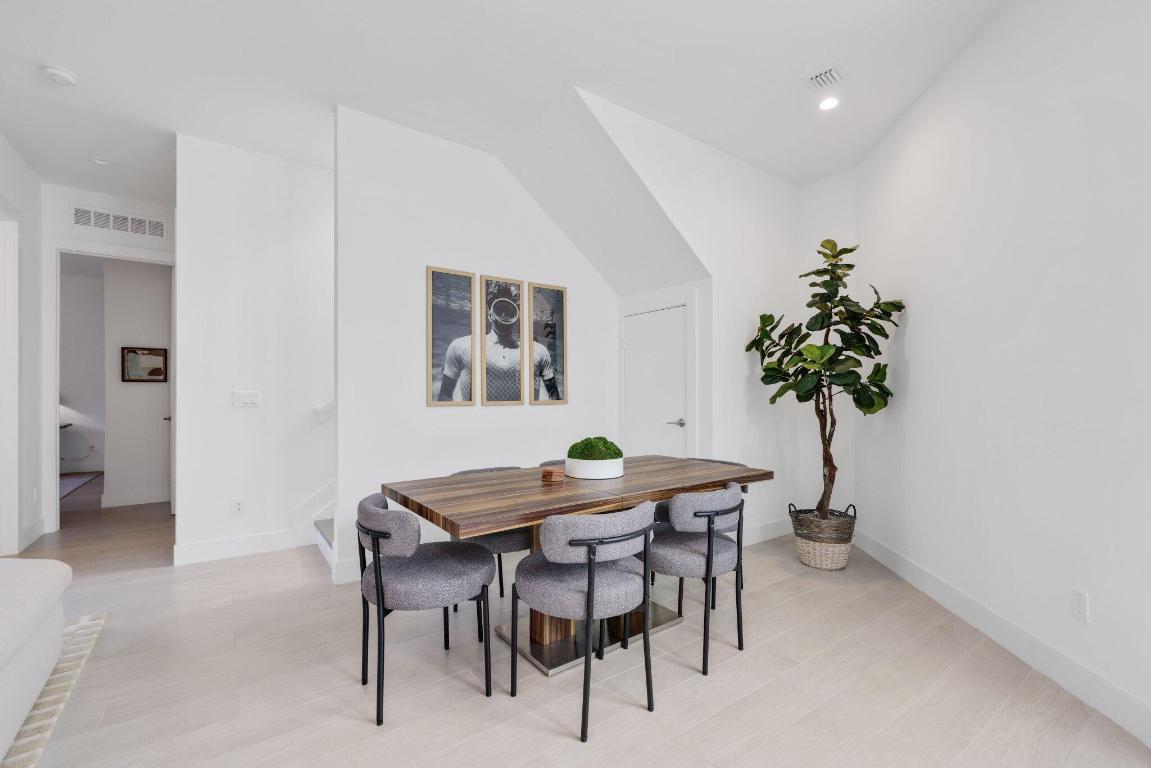 DELRAY 7 TOWNHOMES - Residential Lease