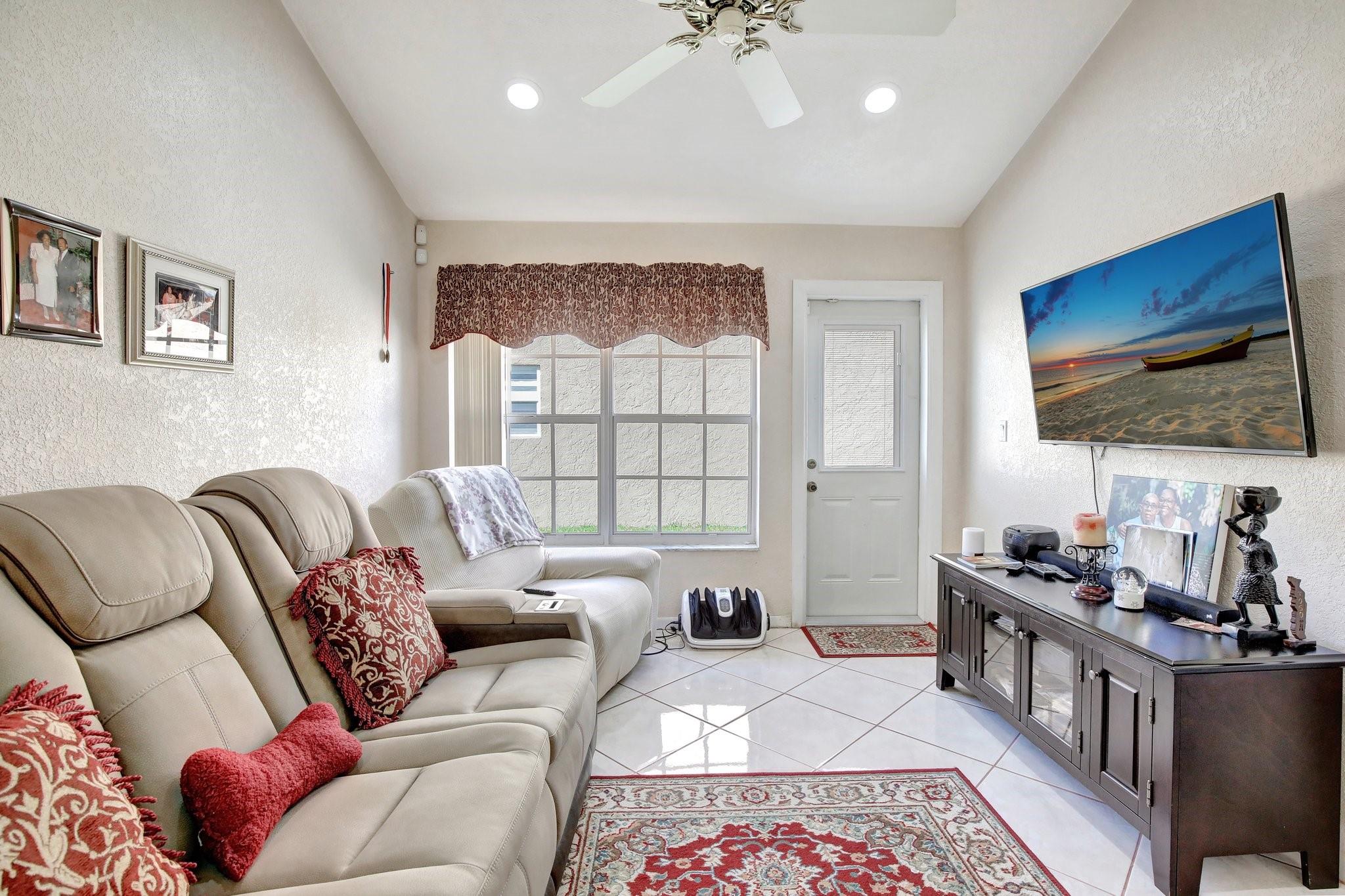 4451 NW 99th Ter