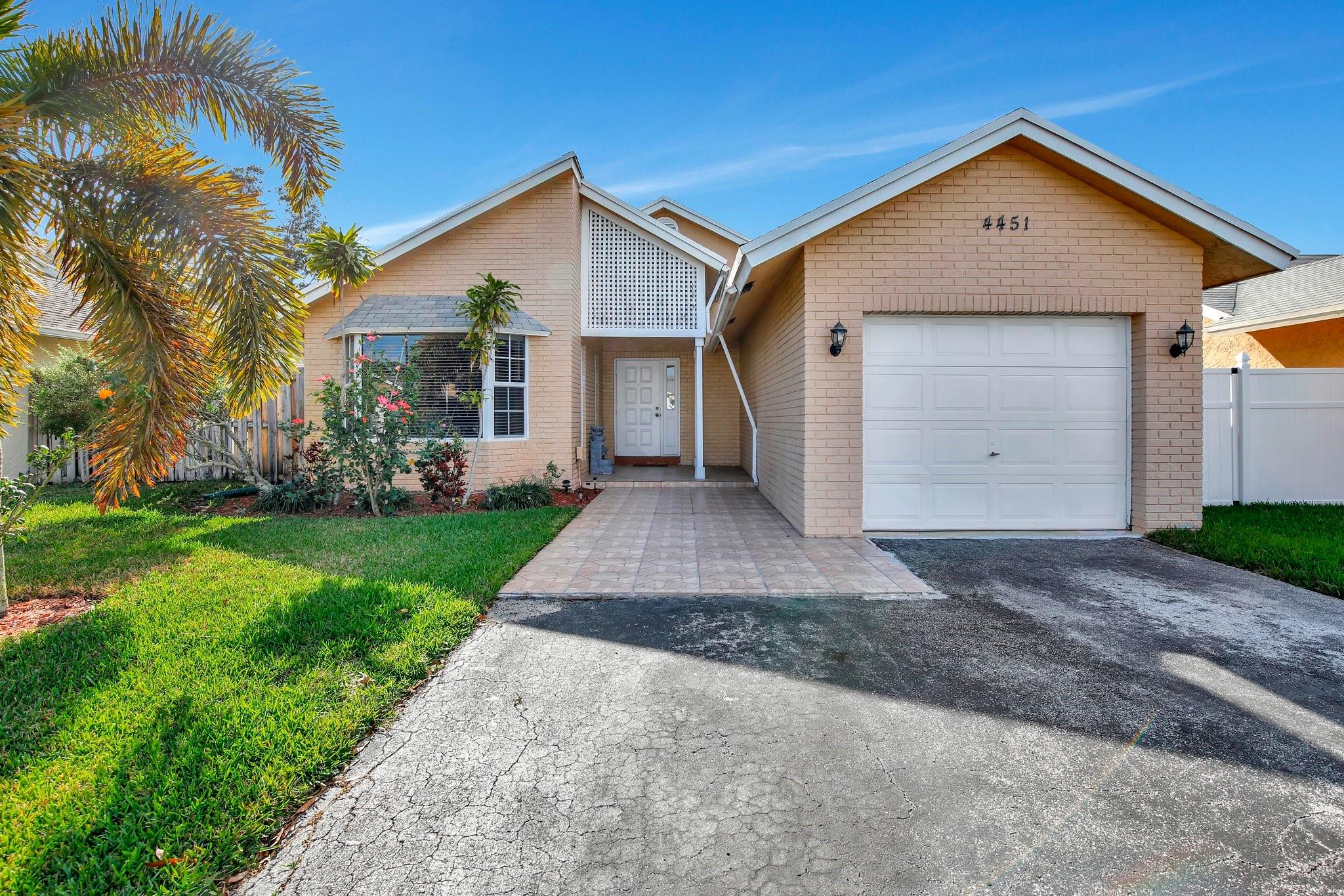 4451 NW 99th Ter