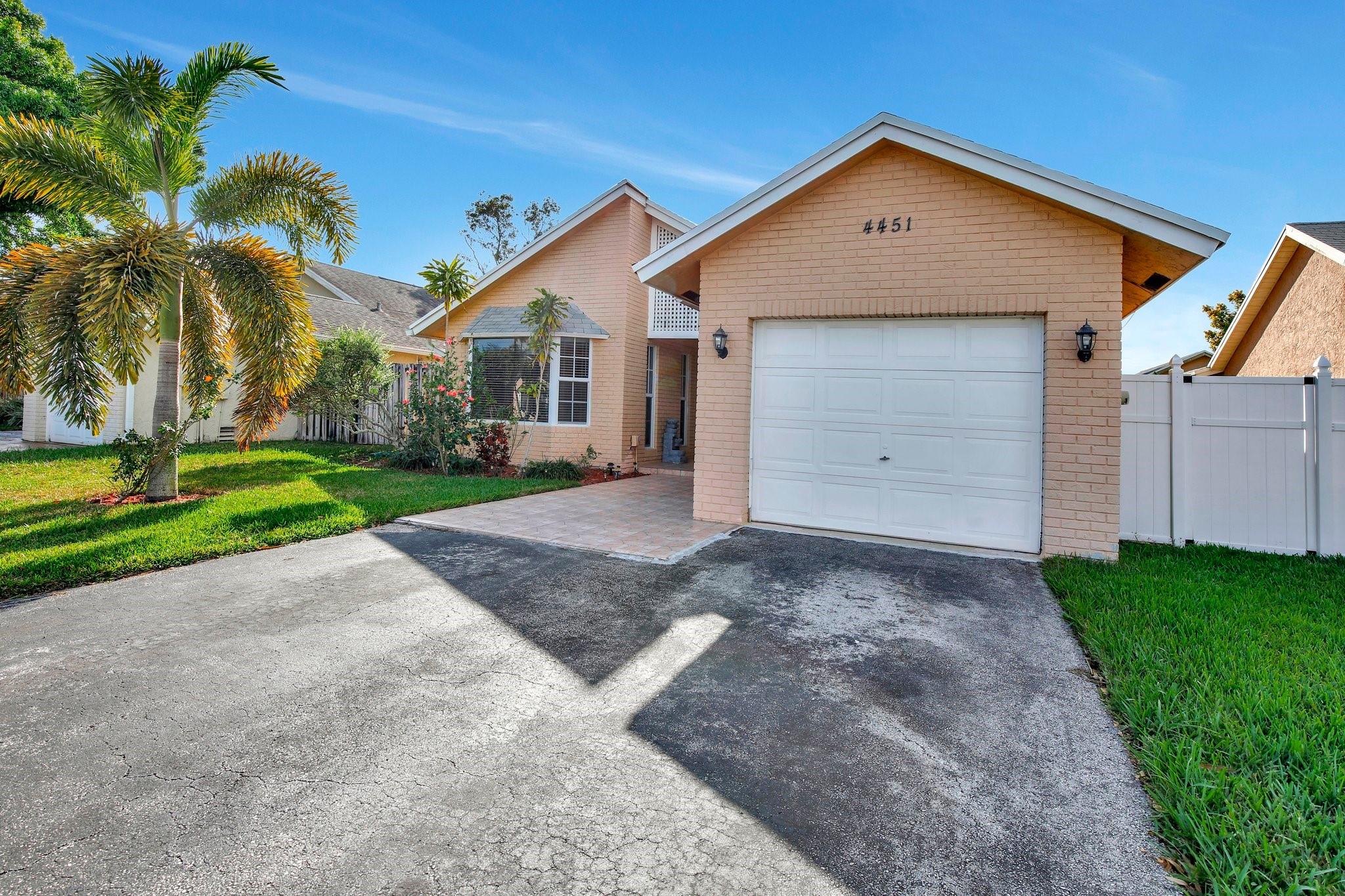 4451 NW 99th Ter