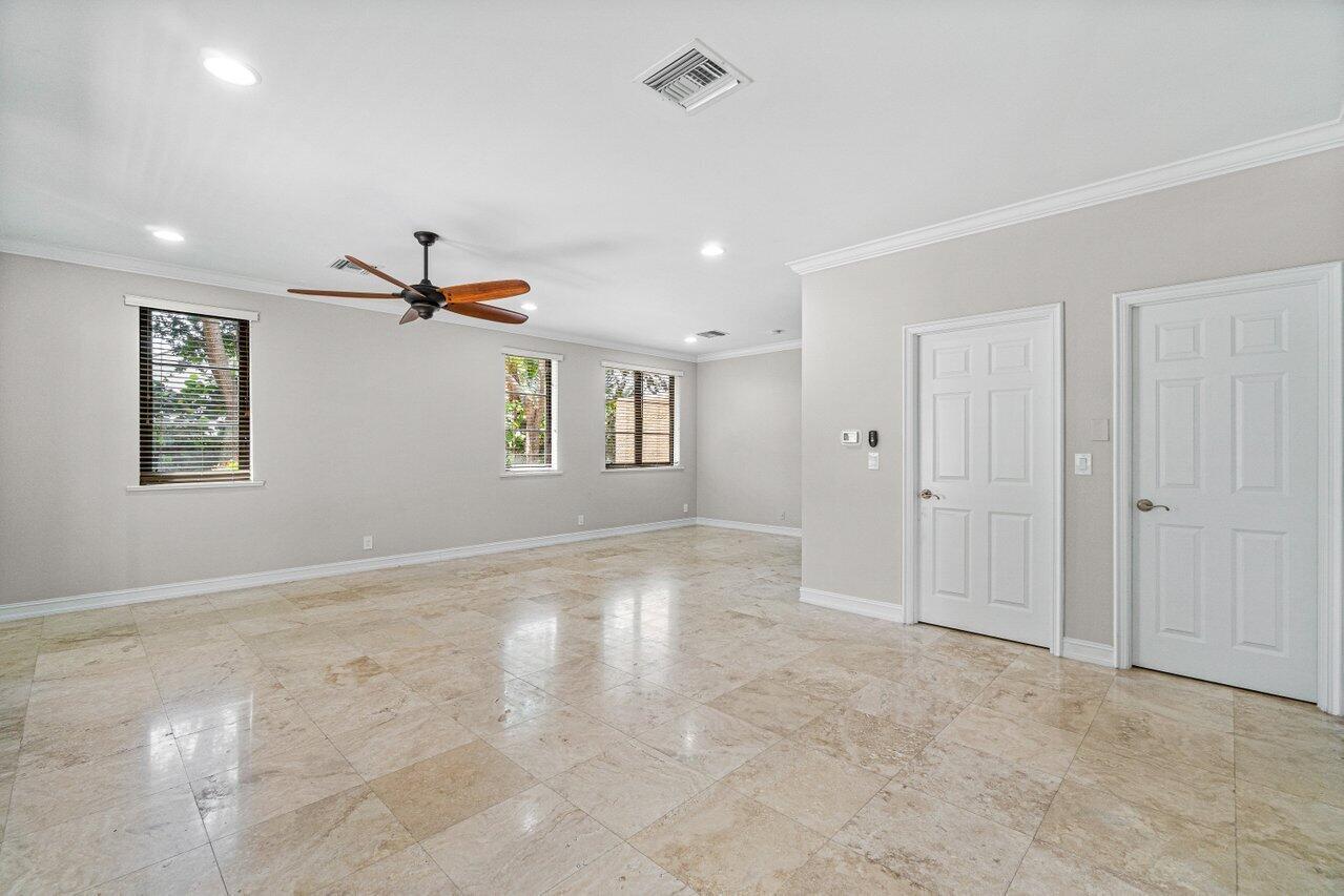 VILLAGIO DEL MAR - Residential Lease