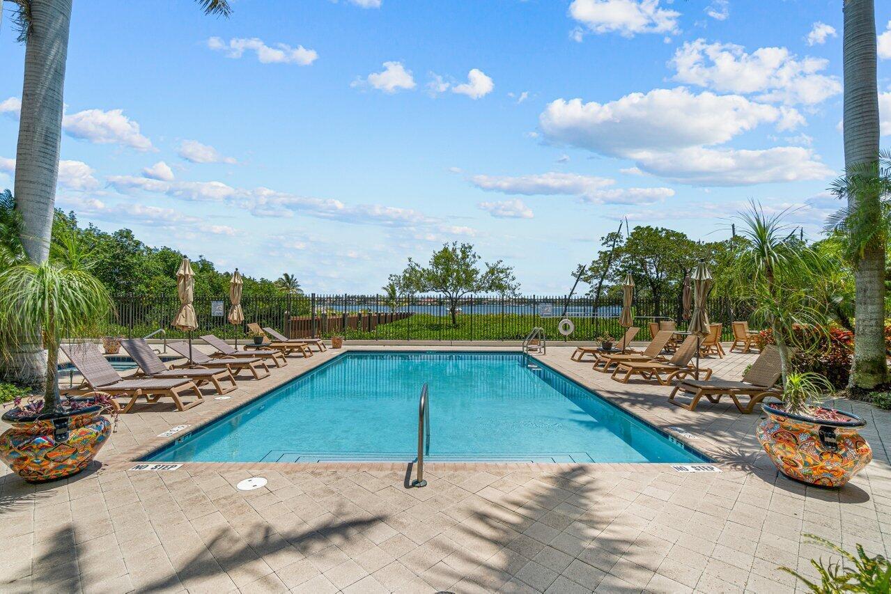 VILLAGIO DEL MAR - Residential Lease