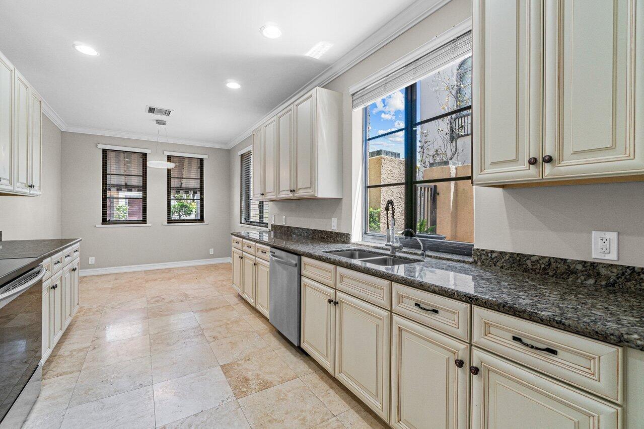VILLAGIO DEL MAR - Residential Lease