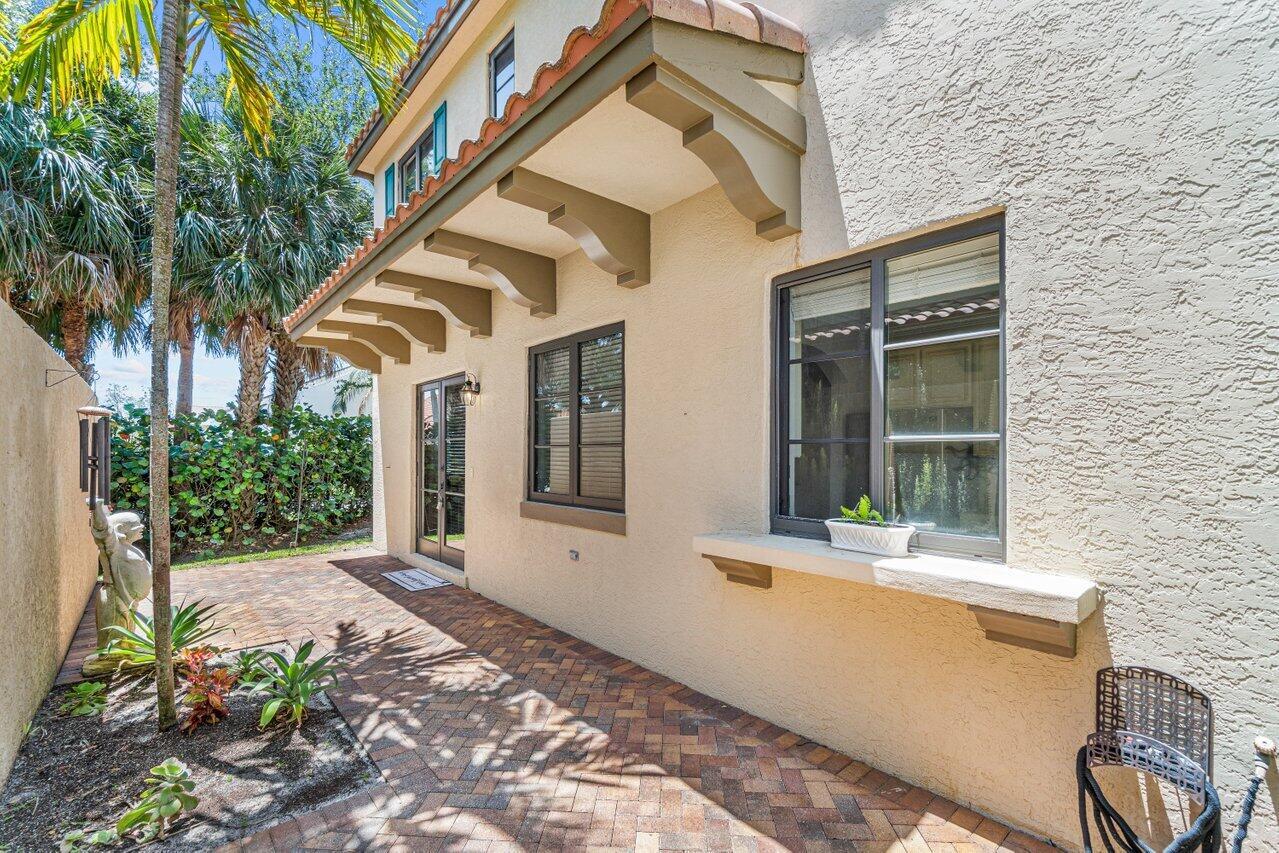 VILLAGIO DEL MAR - Residential Lease