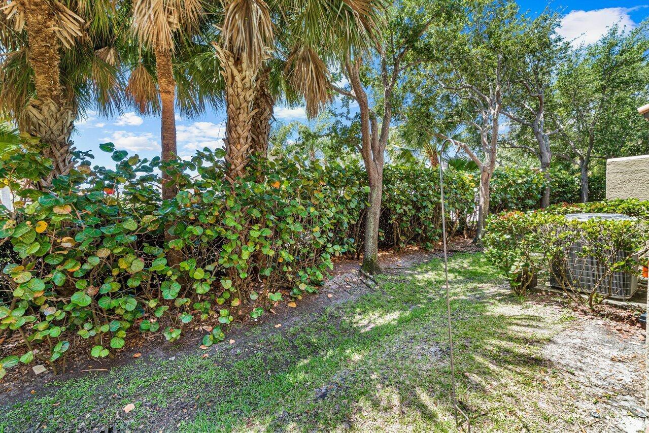 VILLAGIO DEL MAR - Residential Lease