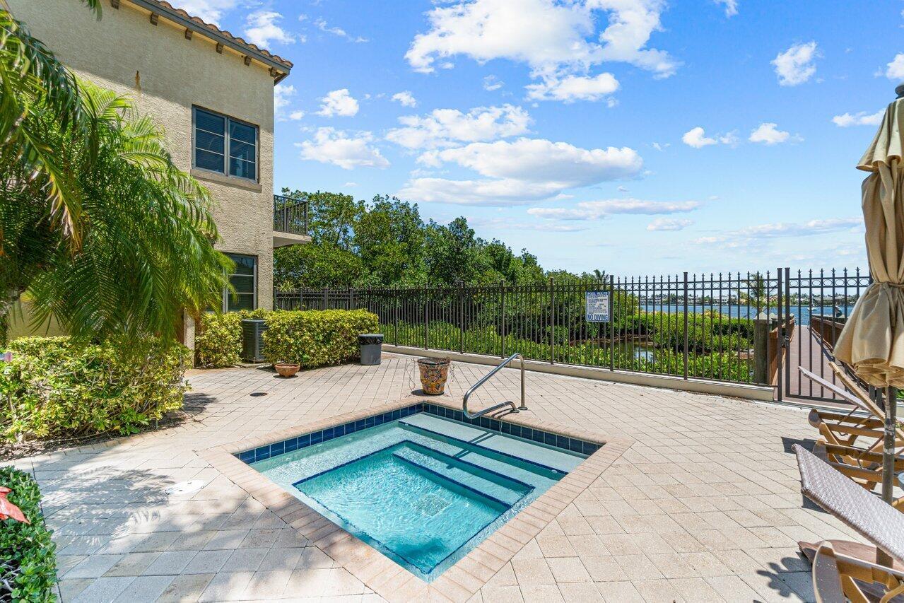 VILLAGIO DEL MAR - Residential Lease