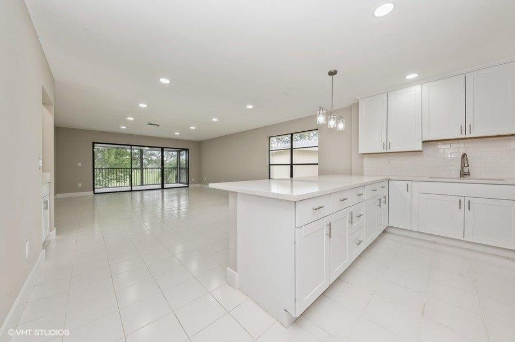 Photo of 11 Westgate Lane #D, Boynton Beach, FL 33436 (MLS # R10929008)