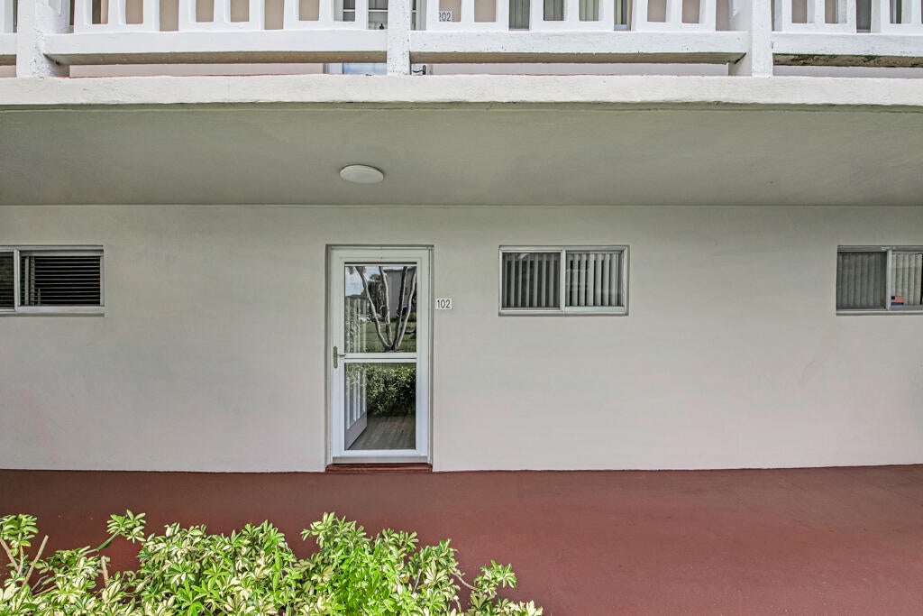 Properties 2855 GARDEN Drive S 102