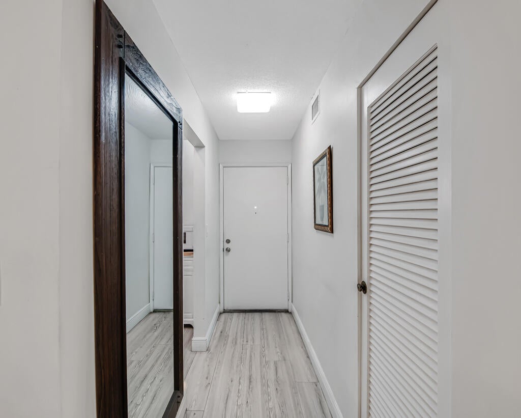 Properties 2855 GARDEN Drive S 102