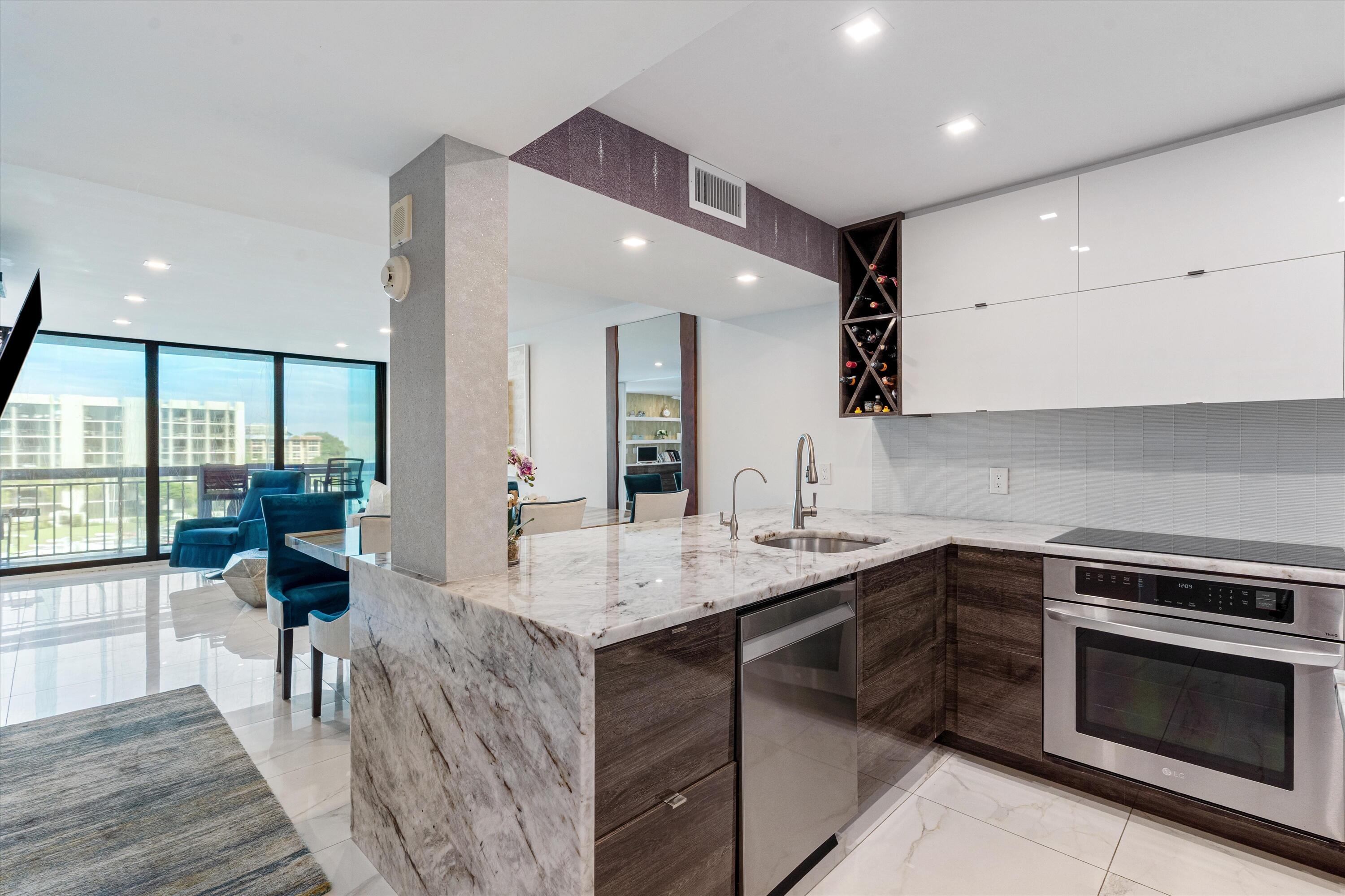 YACHT & RACQUET CLUB OF BOCA RATON - Residential