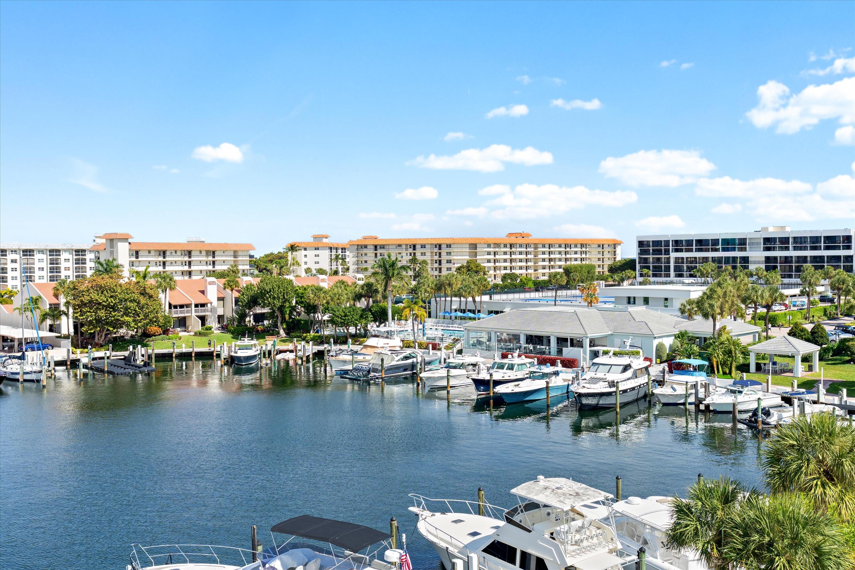 YACHT & RACQUET CLUB OF BOCA RATON - Residential