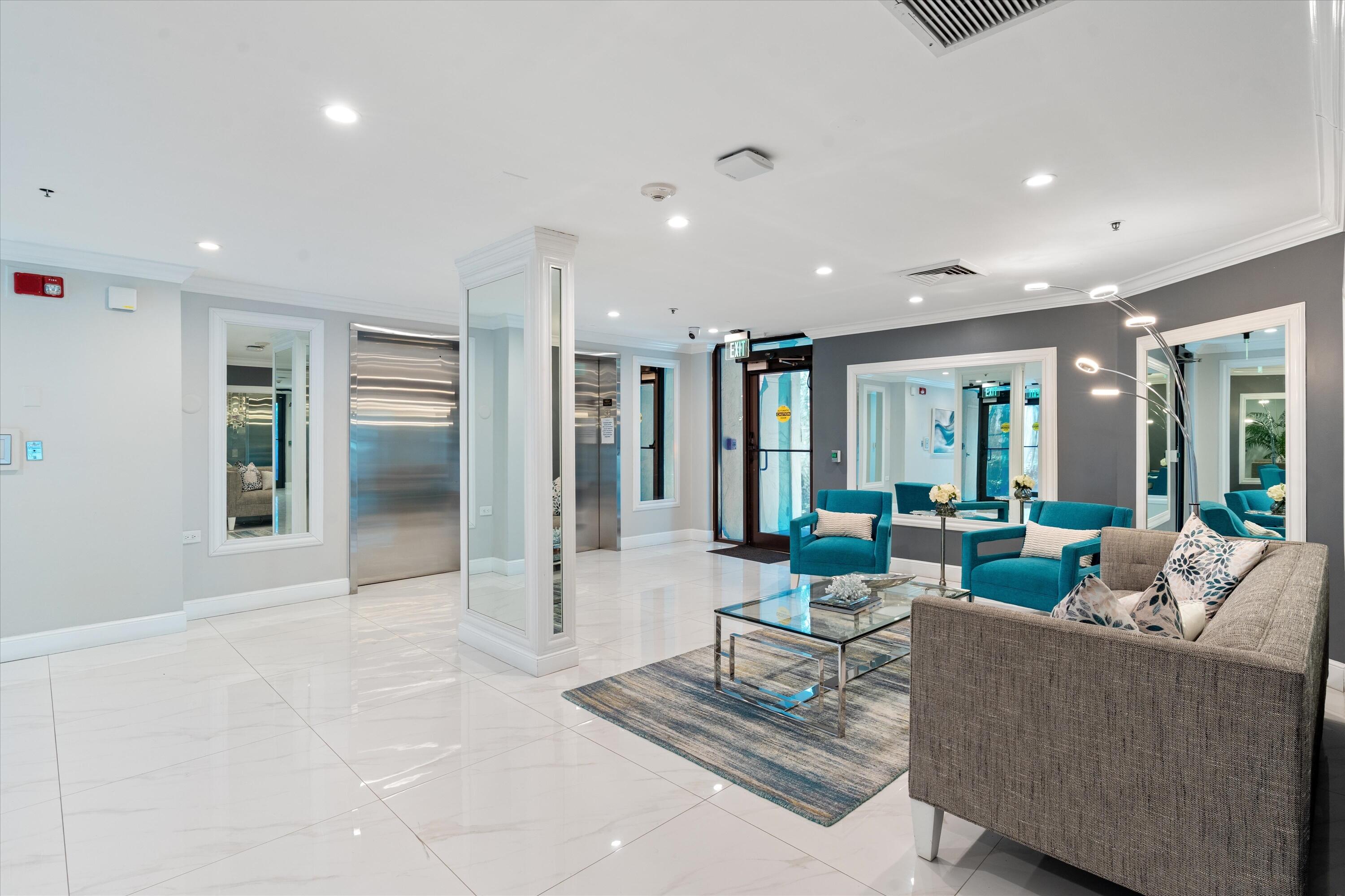 YACHT & RACQUET CLUB OF BOCA RATON - Residential