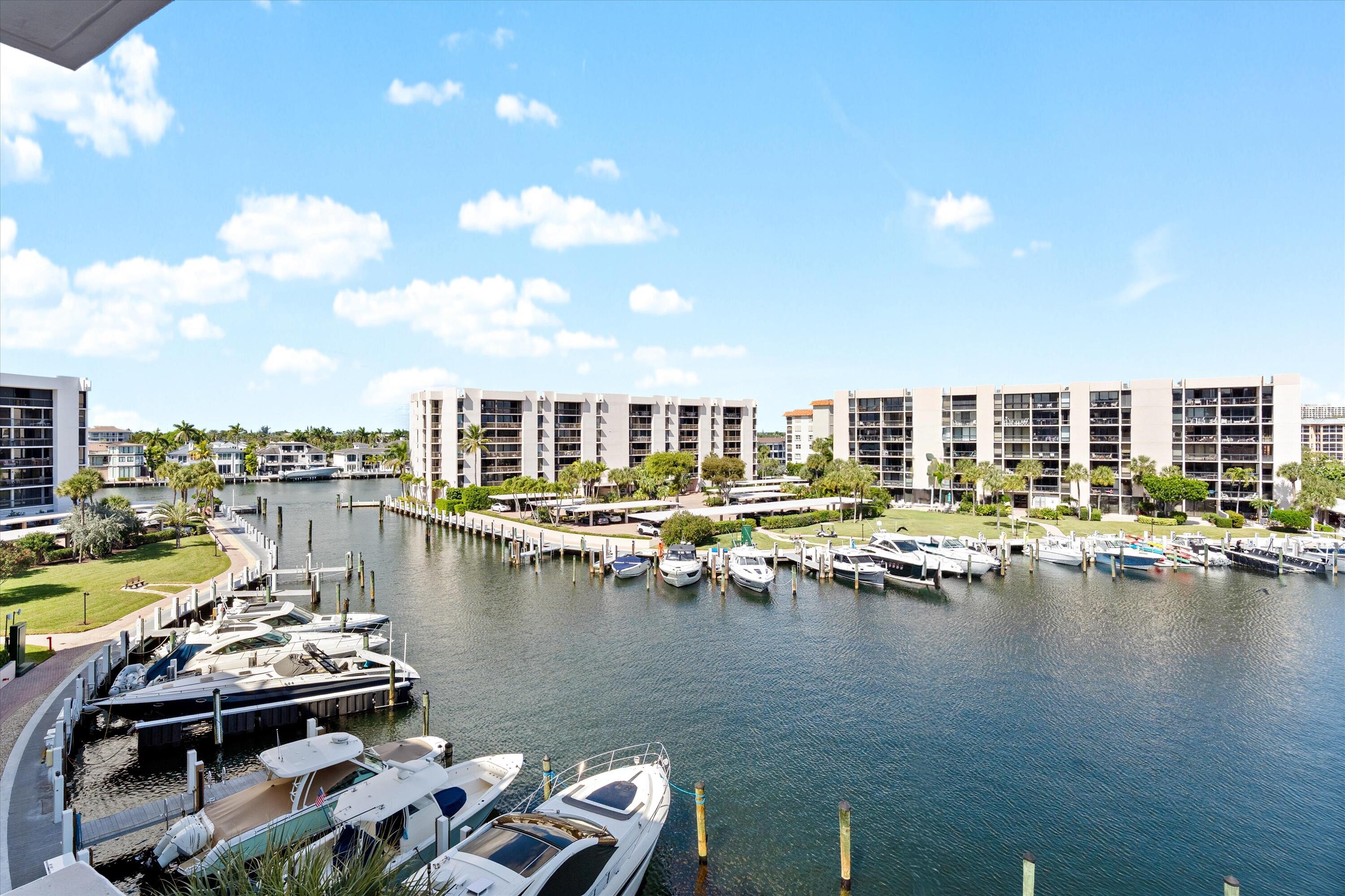 YACHT & RACQUET CLUB OF BOCA RATON - Residential