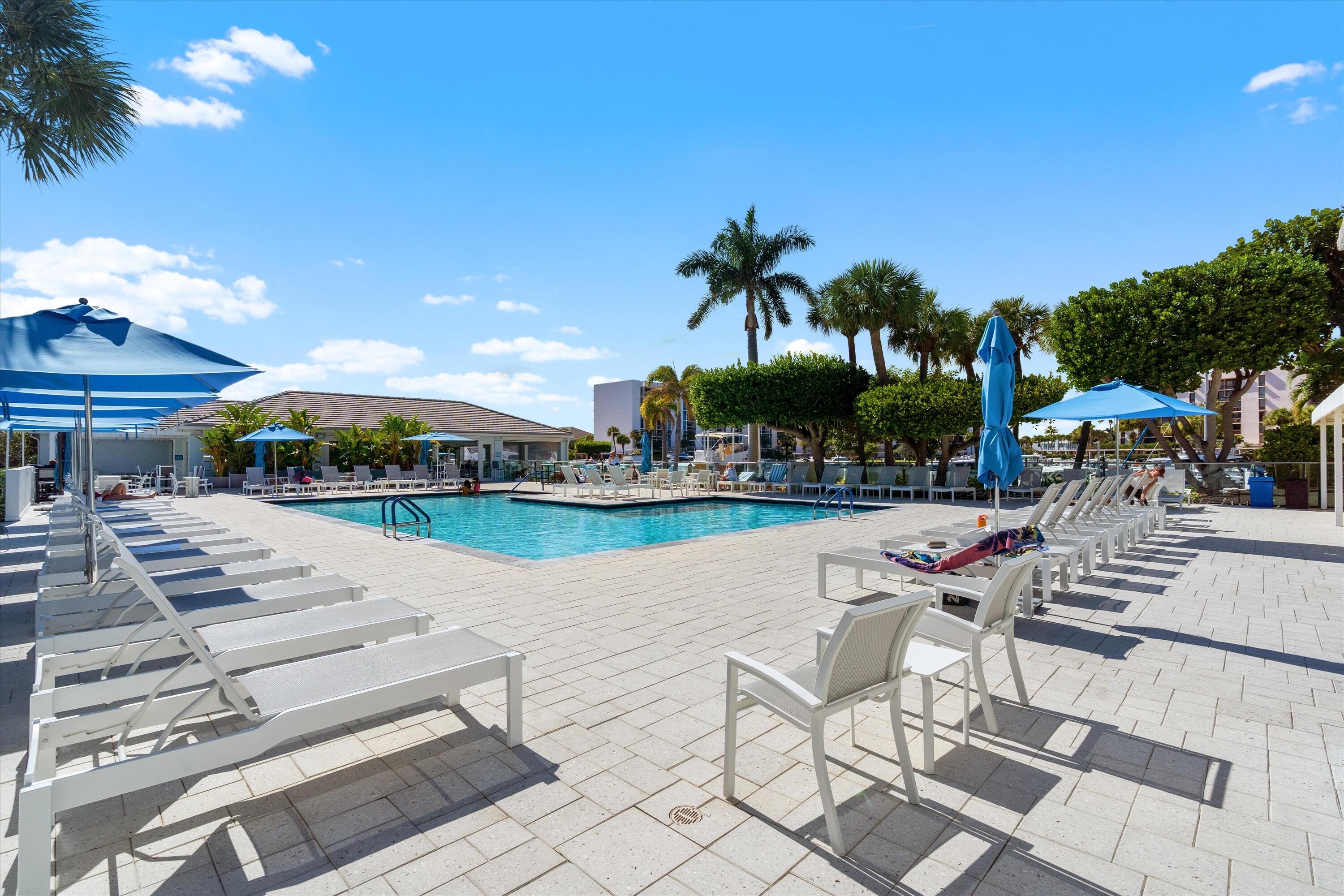 YACHT & RACQUET CLUB OF BOCA RATON - Residential