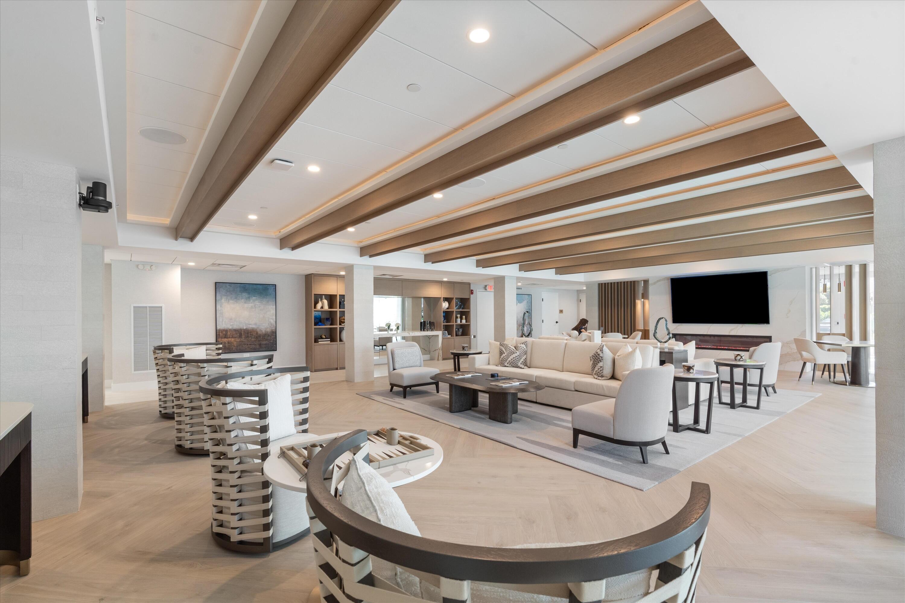 YACHT & RACQUET CLUB OF BOCA RATON - Residential