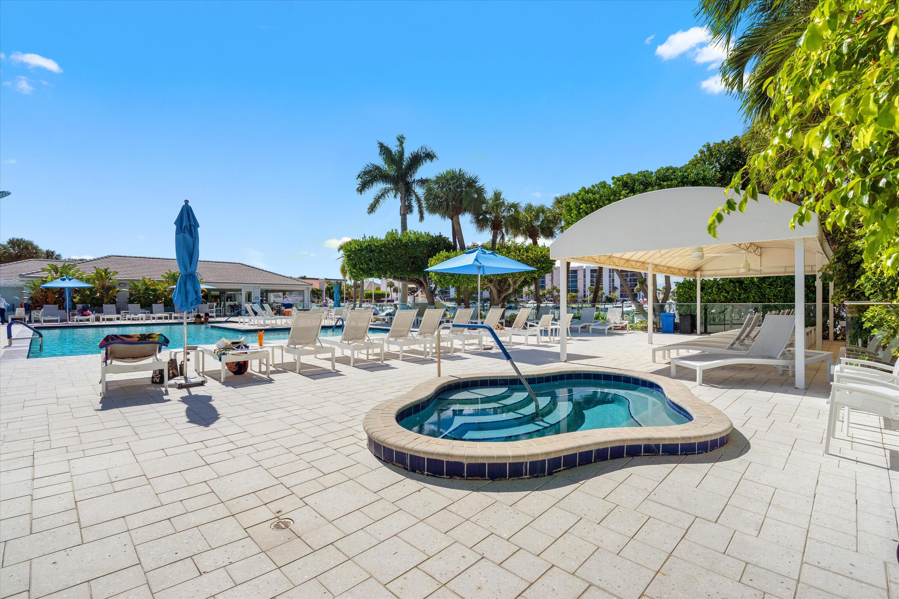 YACHT & RACQUET CLUB OF BOCA RATON - Residential