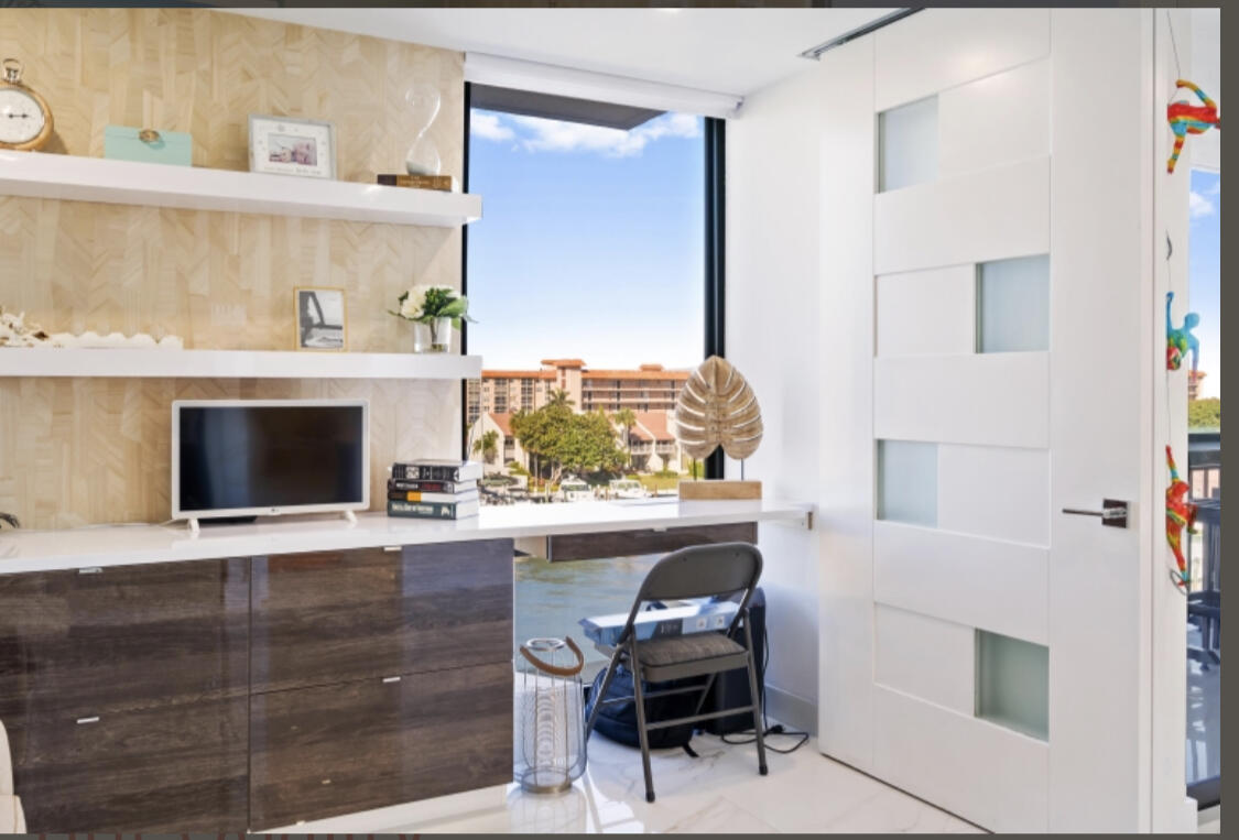 YACHT & RACQUET CLUB OF BOCA RATON - Residential