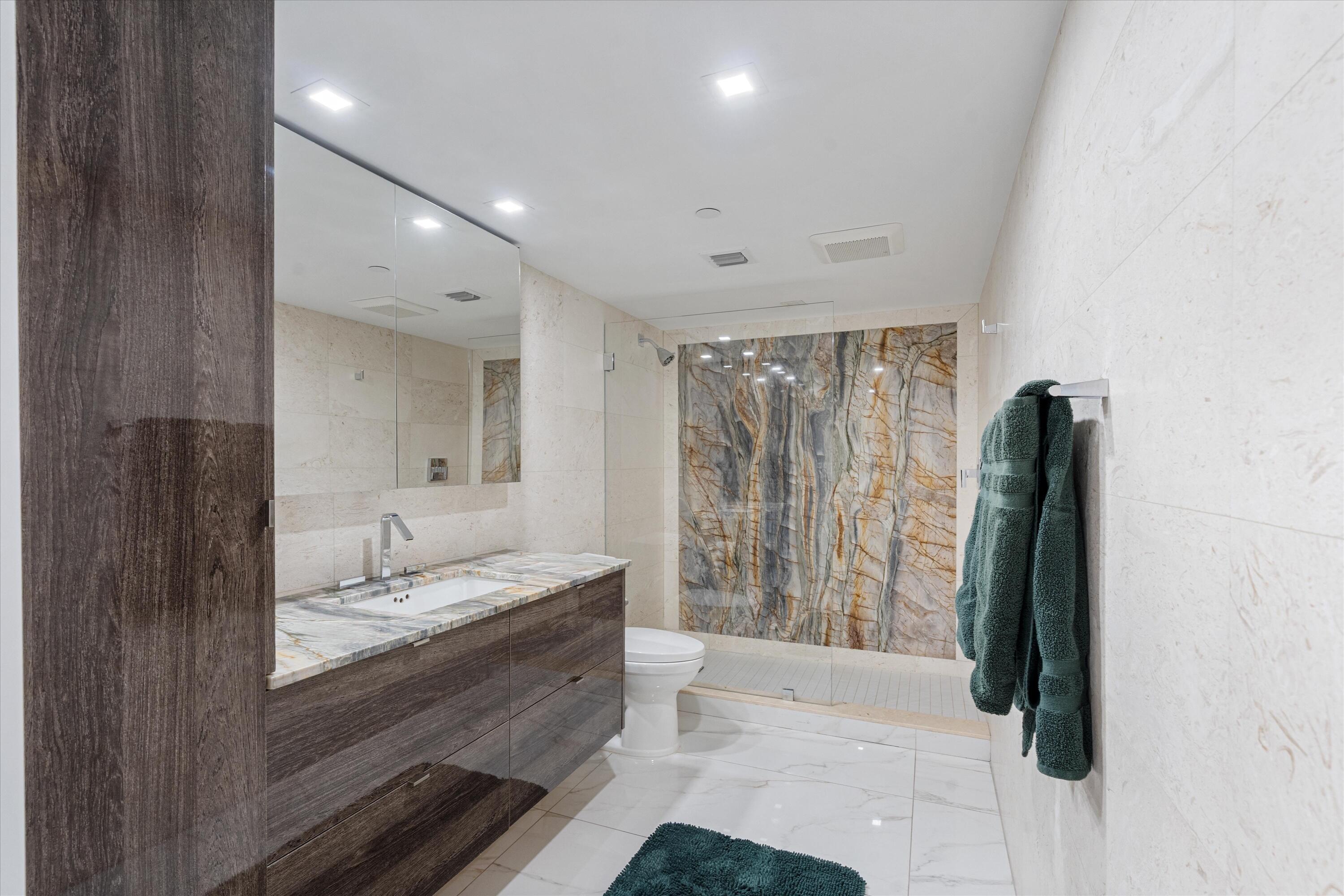 YACHT & RACQUET CLUB OF BOCA RATON - Residential