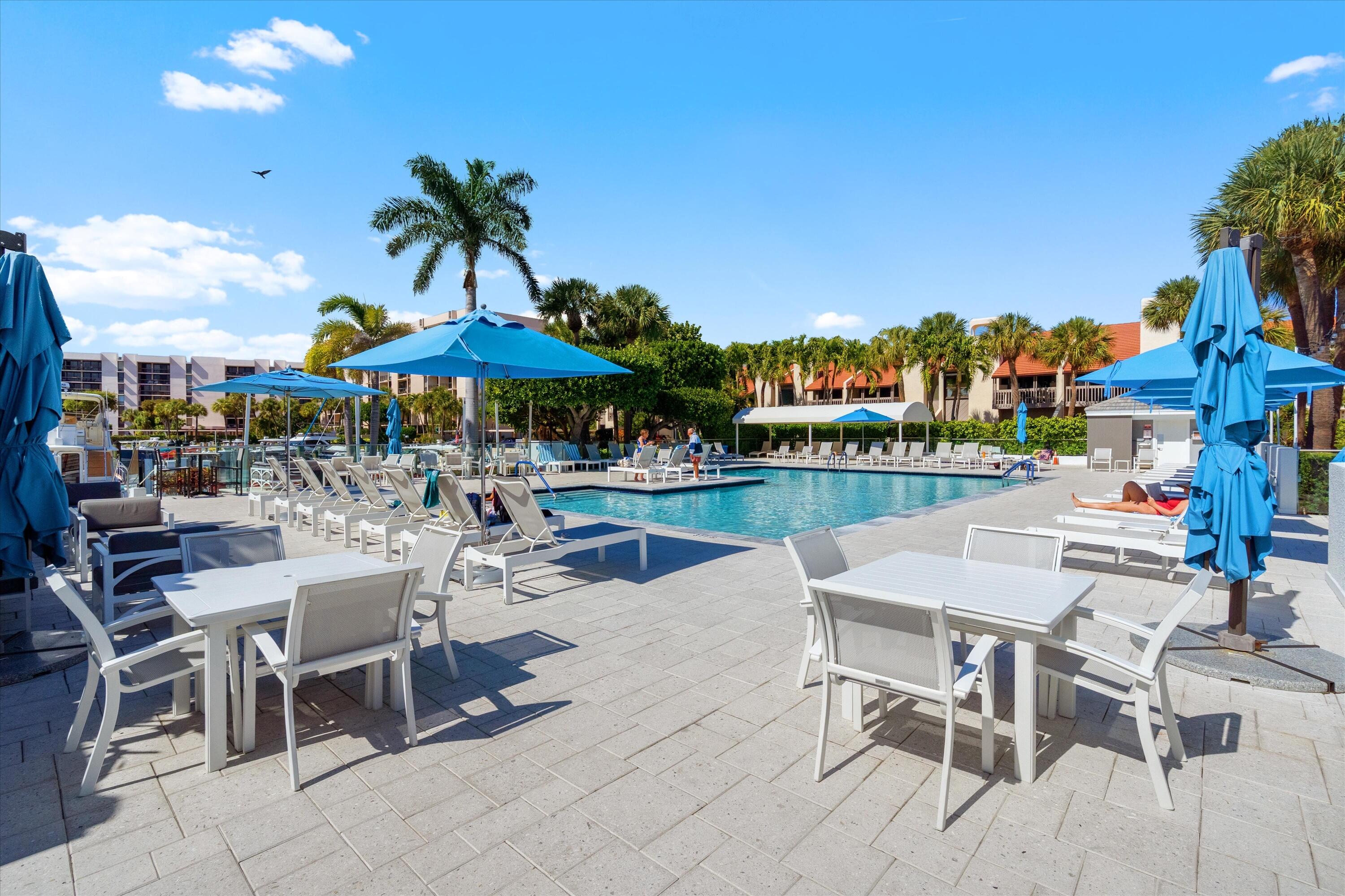 YACHT & RACQUET CLUB OF BOCA RATON - Residential