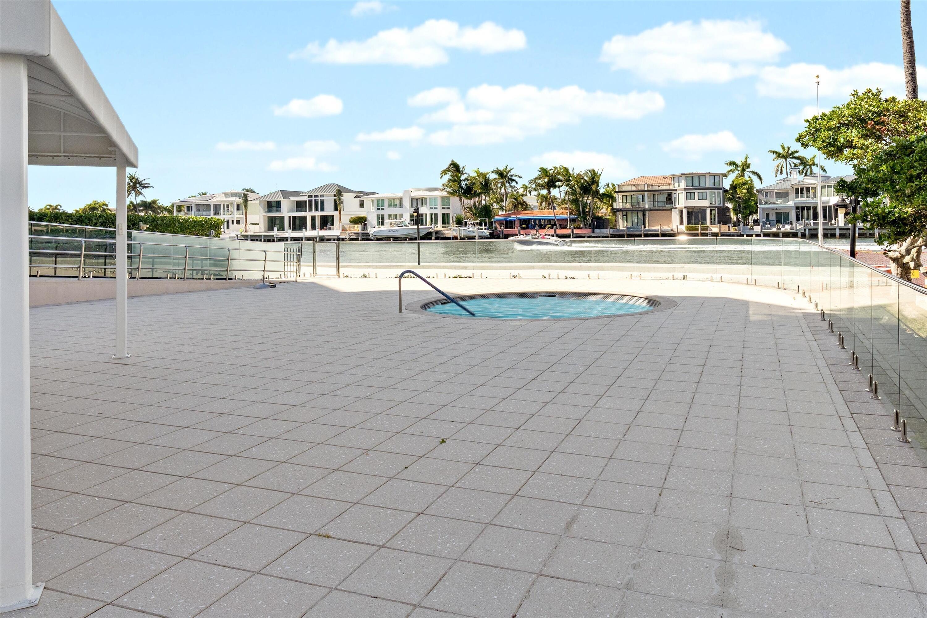 YACHT & RACQUET CLUB OF BOCA RATON - Residential