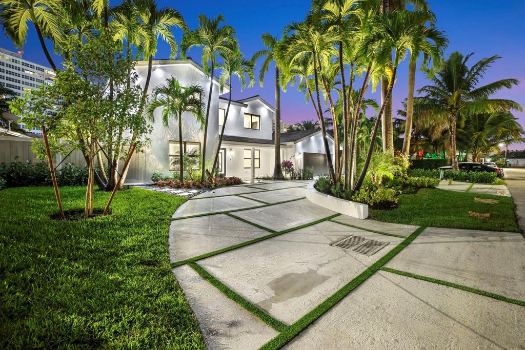 Photo of 3316 NE 37th St, Fort Lauderdale, FL 33308 (MLS # F10541975)