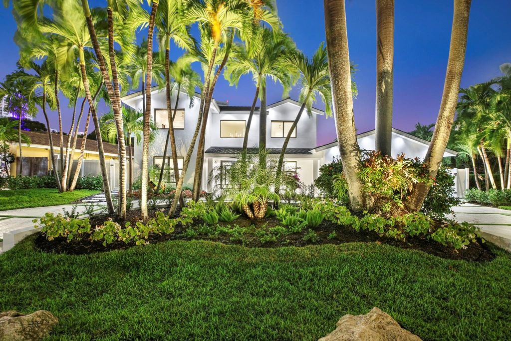 Photo of 3316 NE 37th St, Fort Lauderdale, FL 33308 (MLS # F10541975)