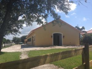 Brand new CBS barn available for the 2015-2016 WEF season! Will be completed by end of September and available to move in on Nov. 1st. Wordley Martin riding arena will also be completed. 7-stalls and 1-bedroom, 1 bath apartment w/tack and feed rooms. The listing price of $18,000 is per month. There is a minimum 4 month rental period for this listing. This Paddock Park 2 rental will not last!