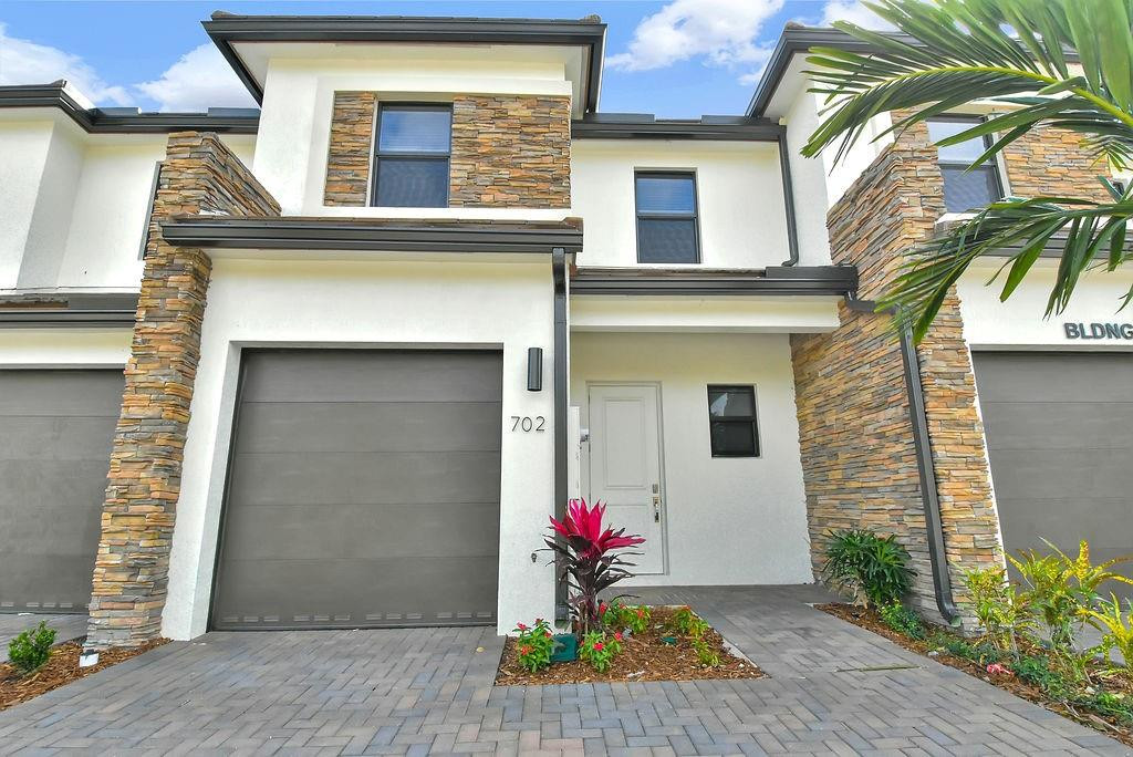 SIENA AT PALM AIRE - Residential Lease