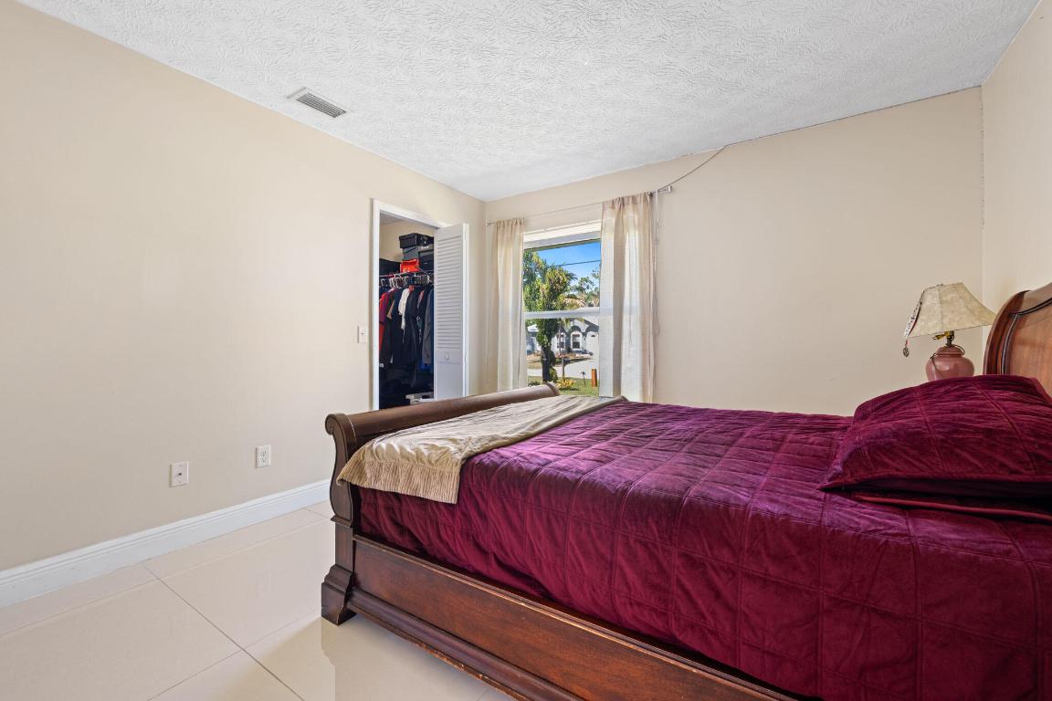 PORT ST LUCIE SECTION 10 - Residential