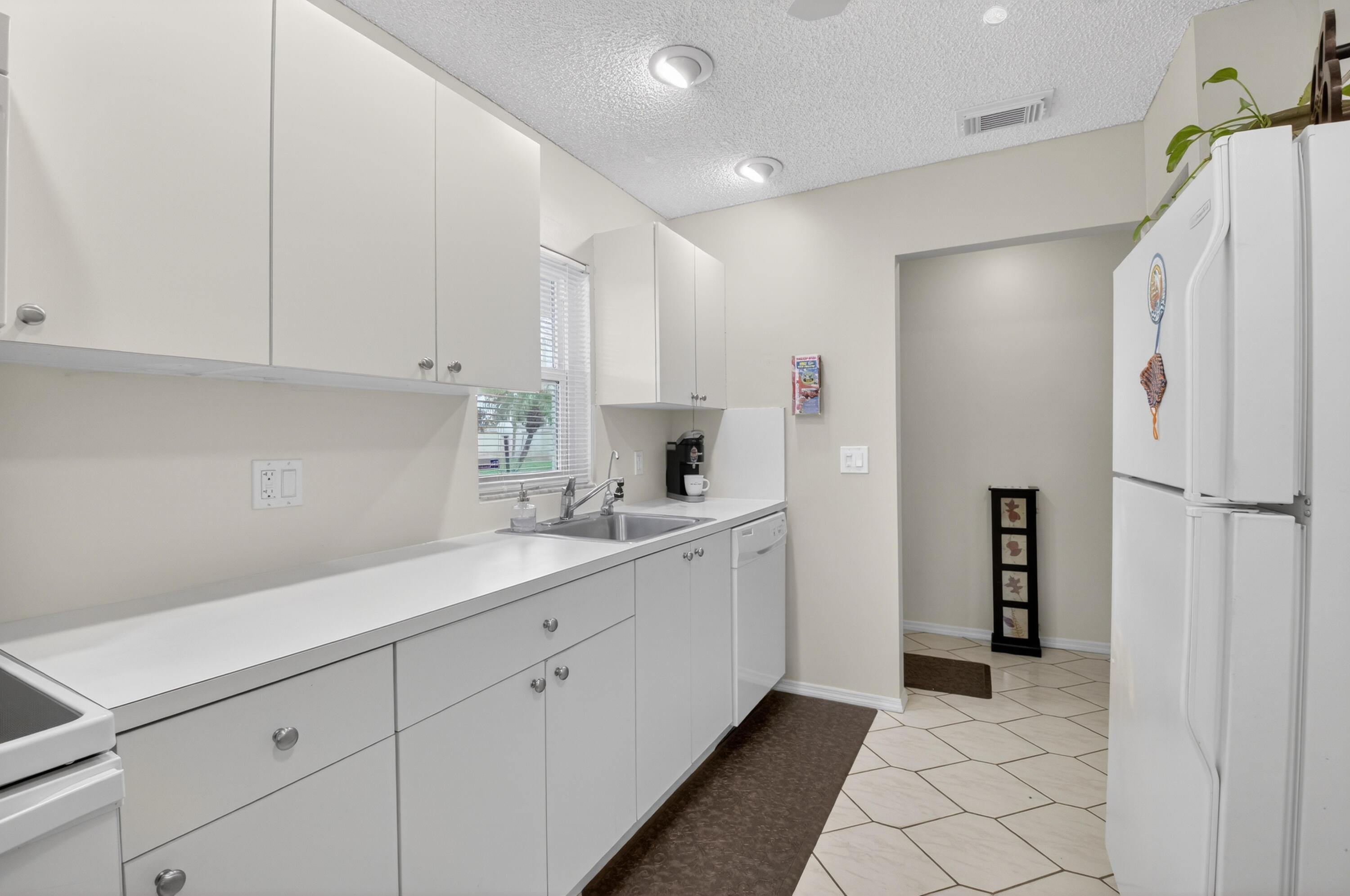 WHISPER WALK/GREENLEAF - Residential