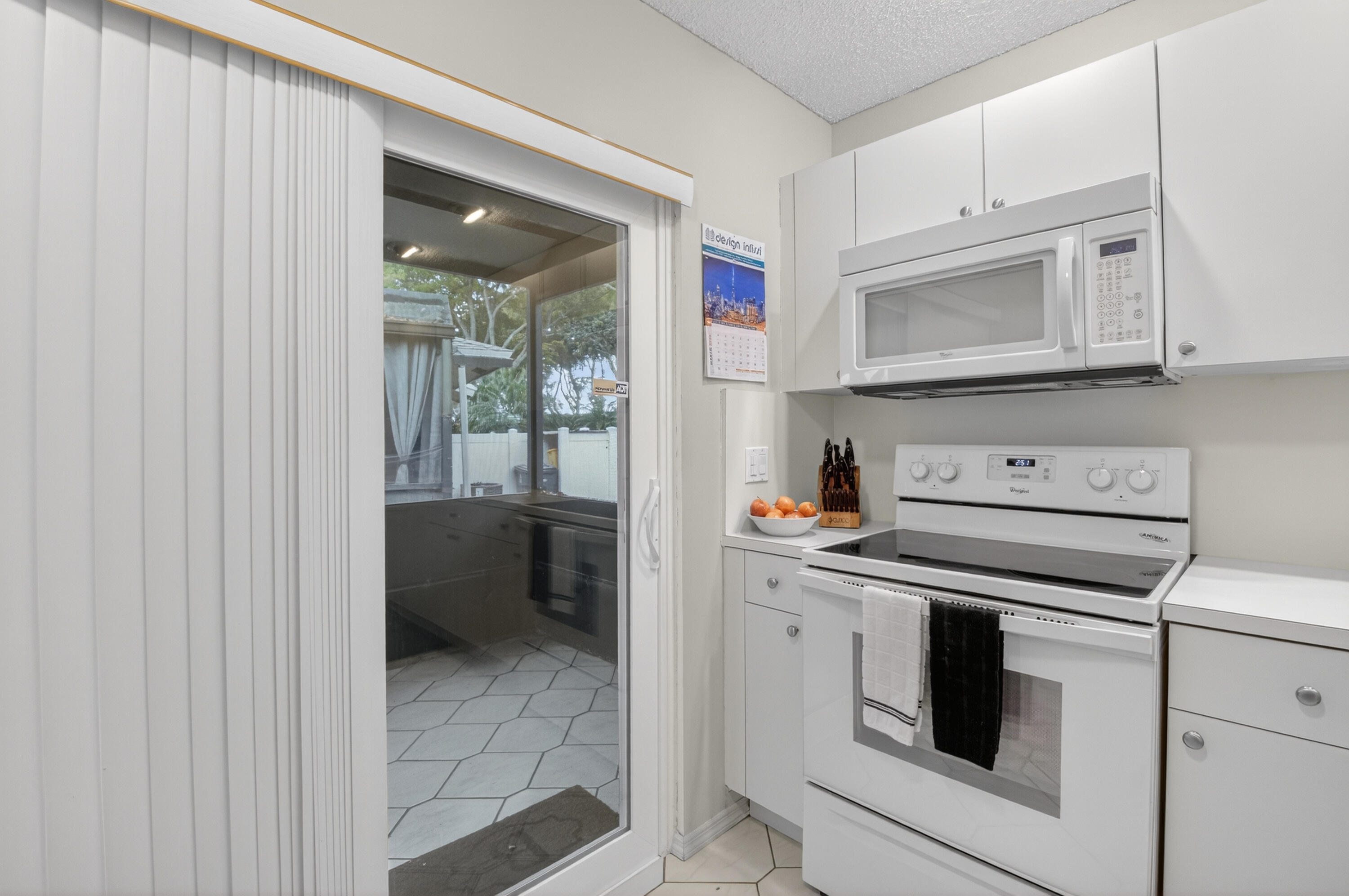 WHISPER WALK/GREENLEAF - Residential