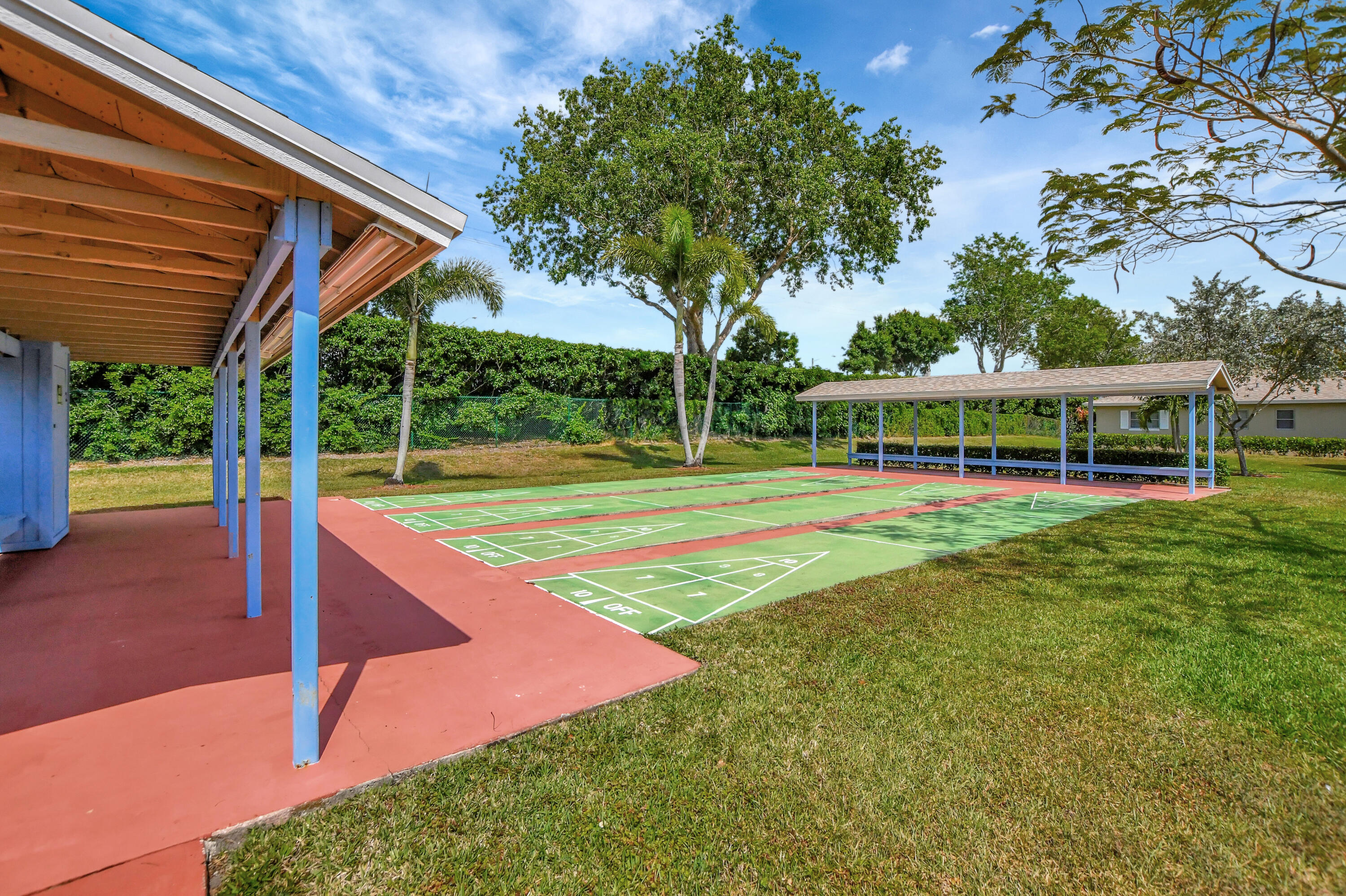 WHISPER WALK/GREENLEAF - Residential