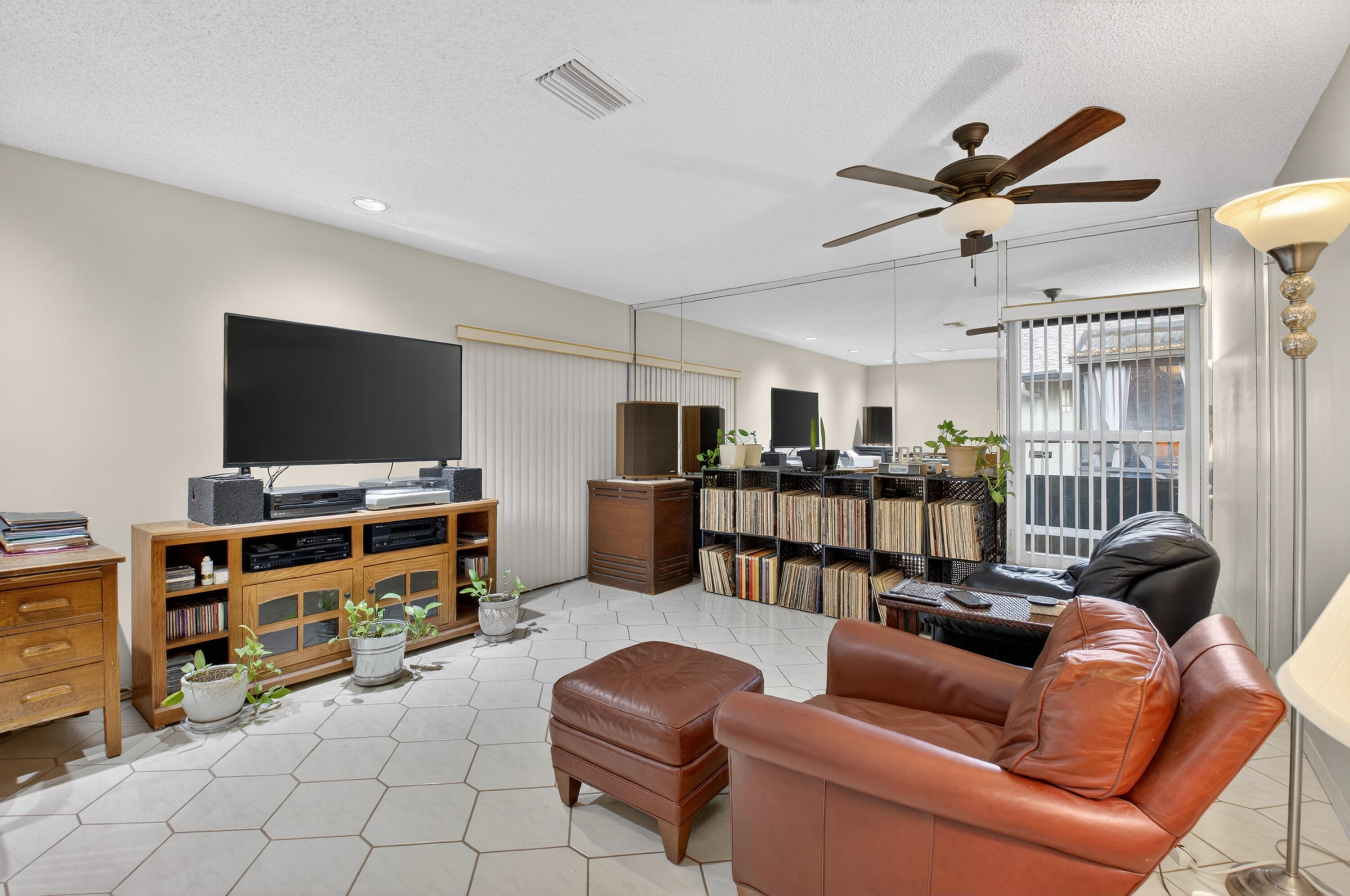 WHISPER WALK/GREENLEAF - Residential