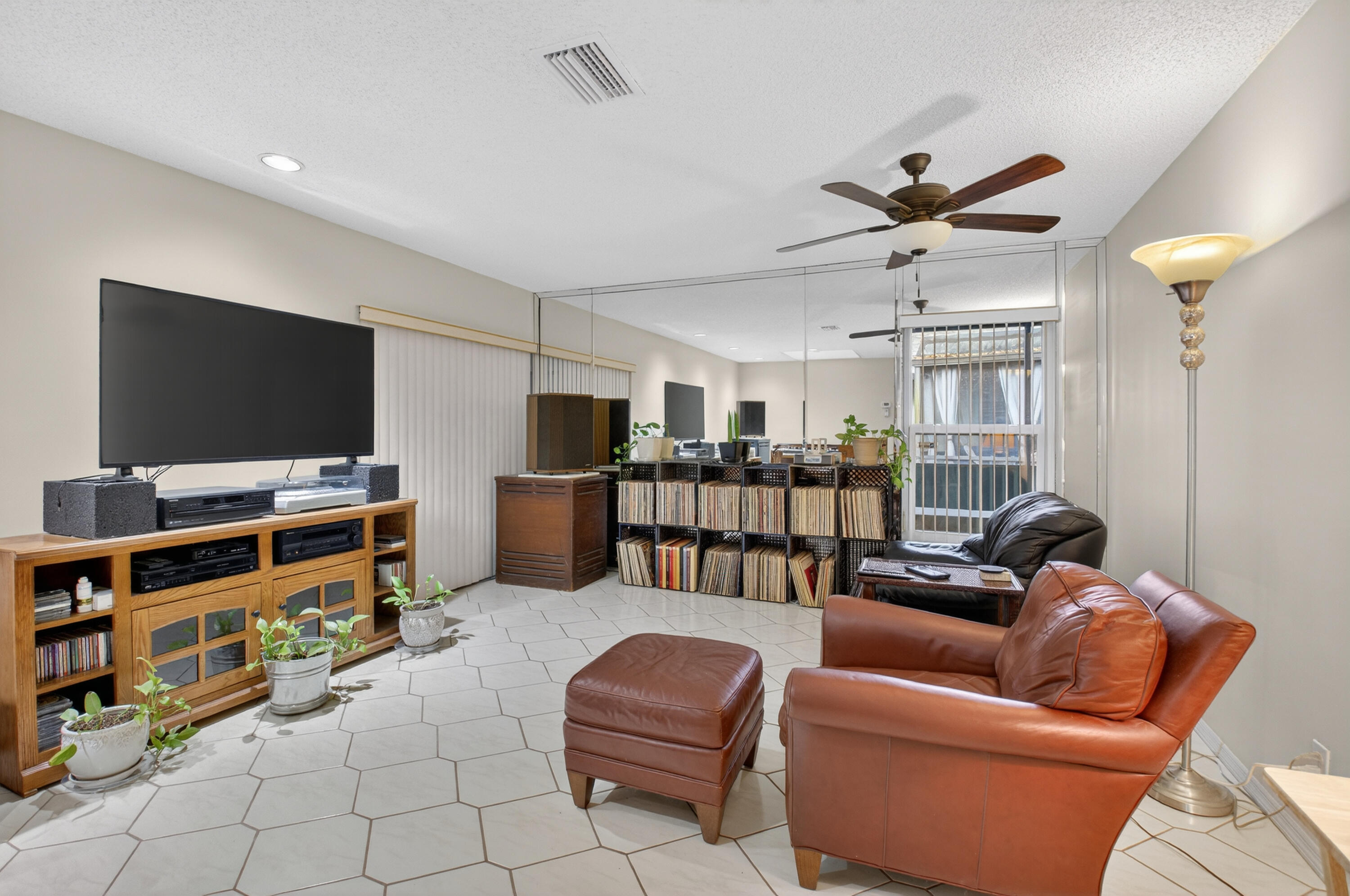 WHISPER WALK/GREENLEAF - Residential